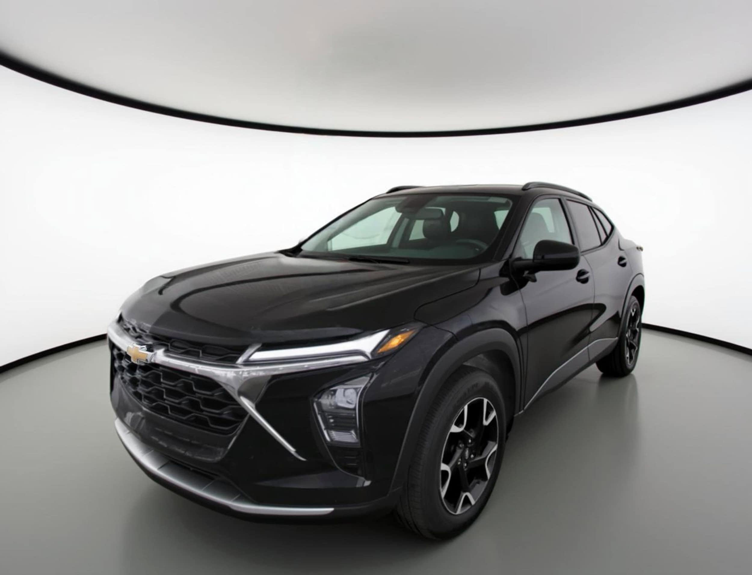 Thumbnail: 2025 Chevrolet Trax - 3