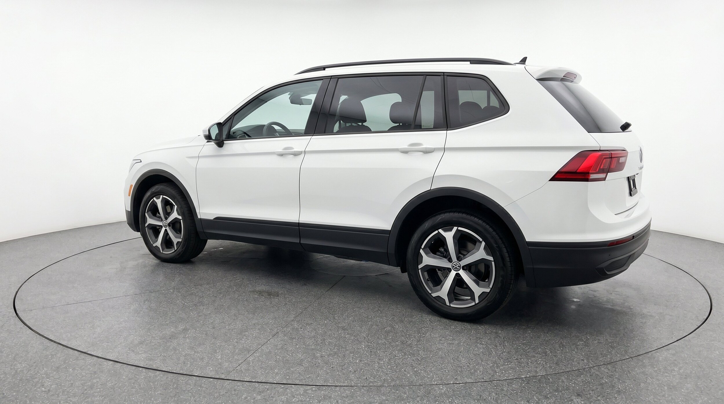 Thumbnail: 2026 Volkswagen Tiguan - 6
