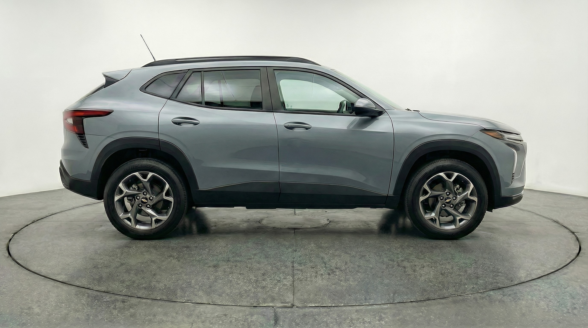 Thumbnail: 2025 Chevrolet Trax - 8