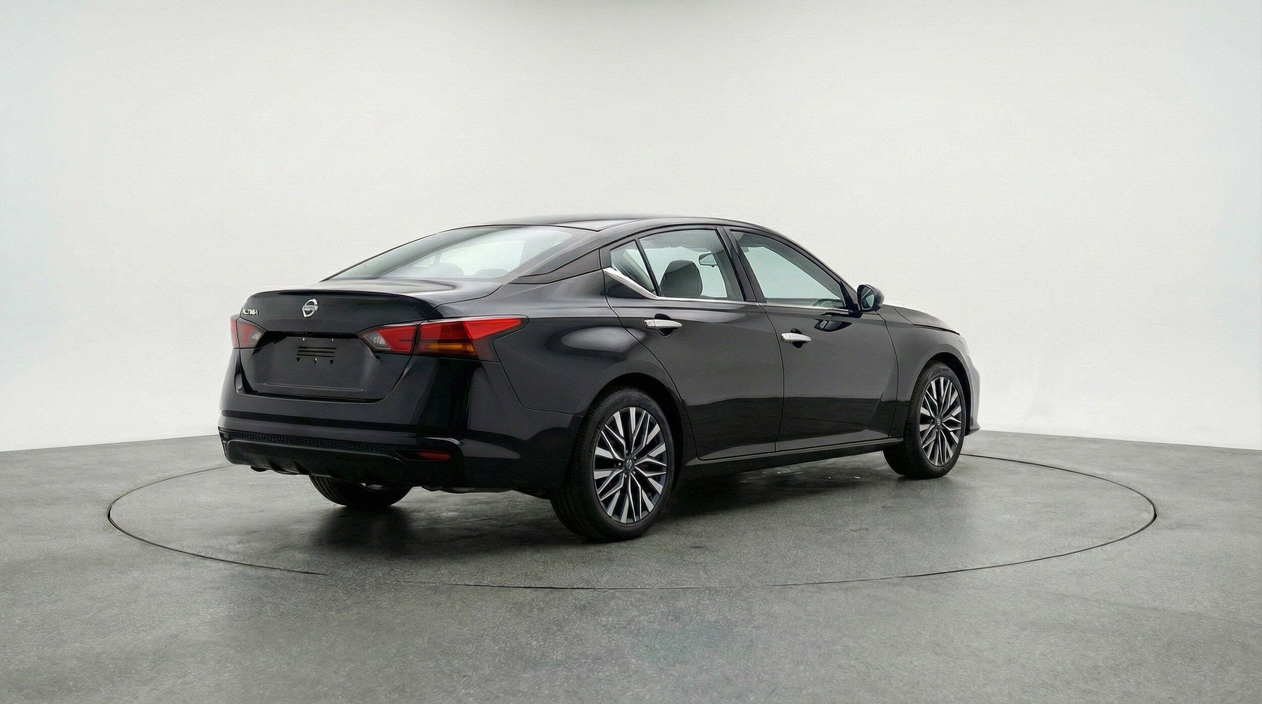 Thumbnail: 2025 Nissan Altima - 9