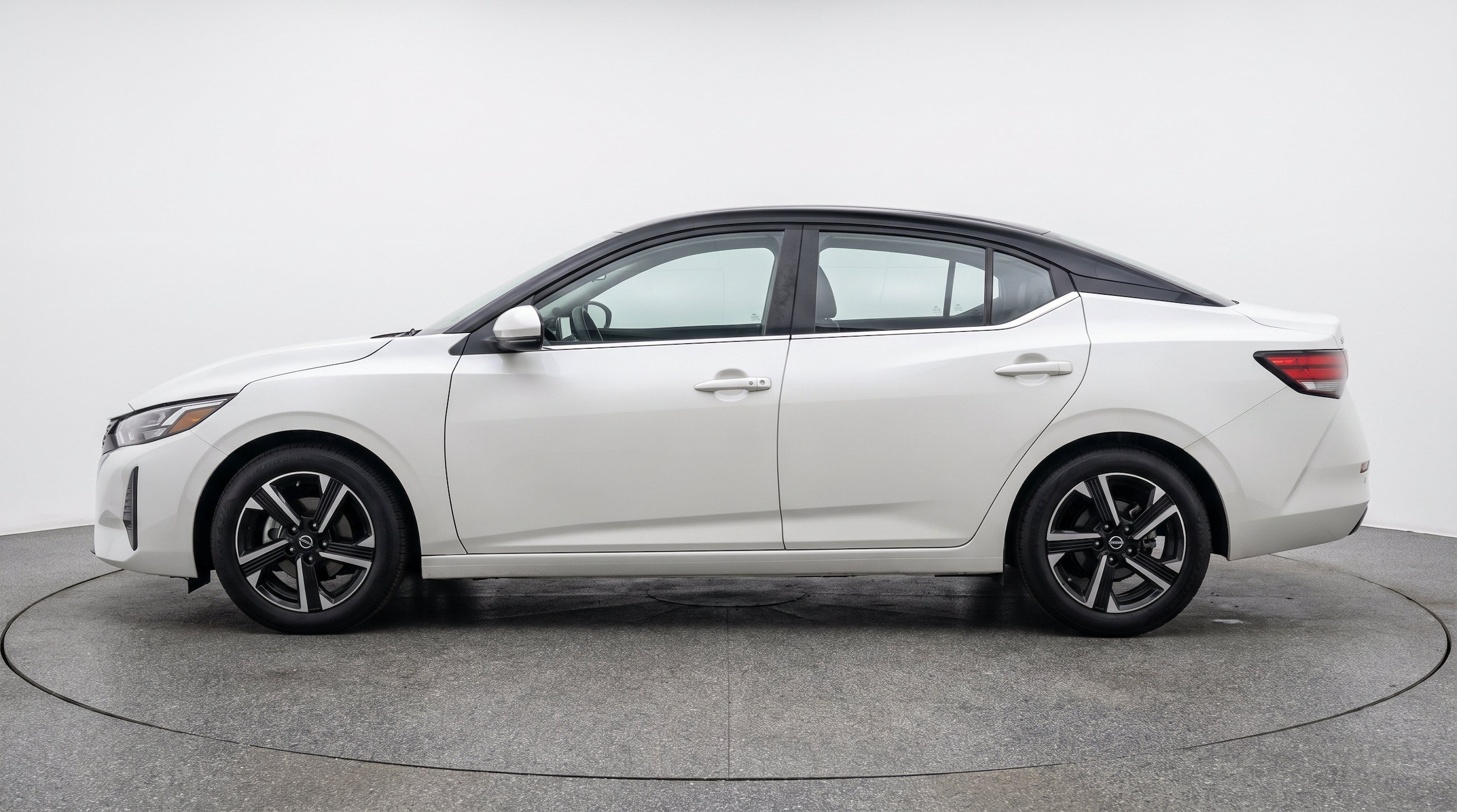 Thumbnail: 2025 Nissan Sentra - 5