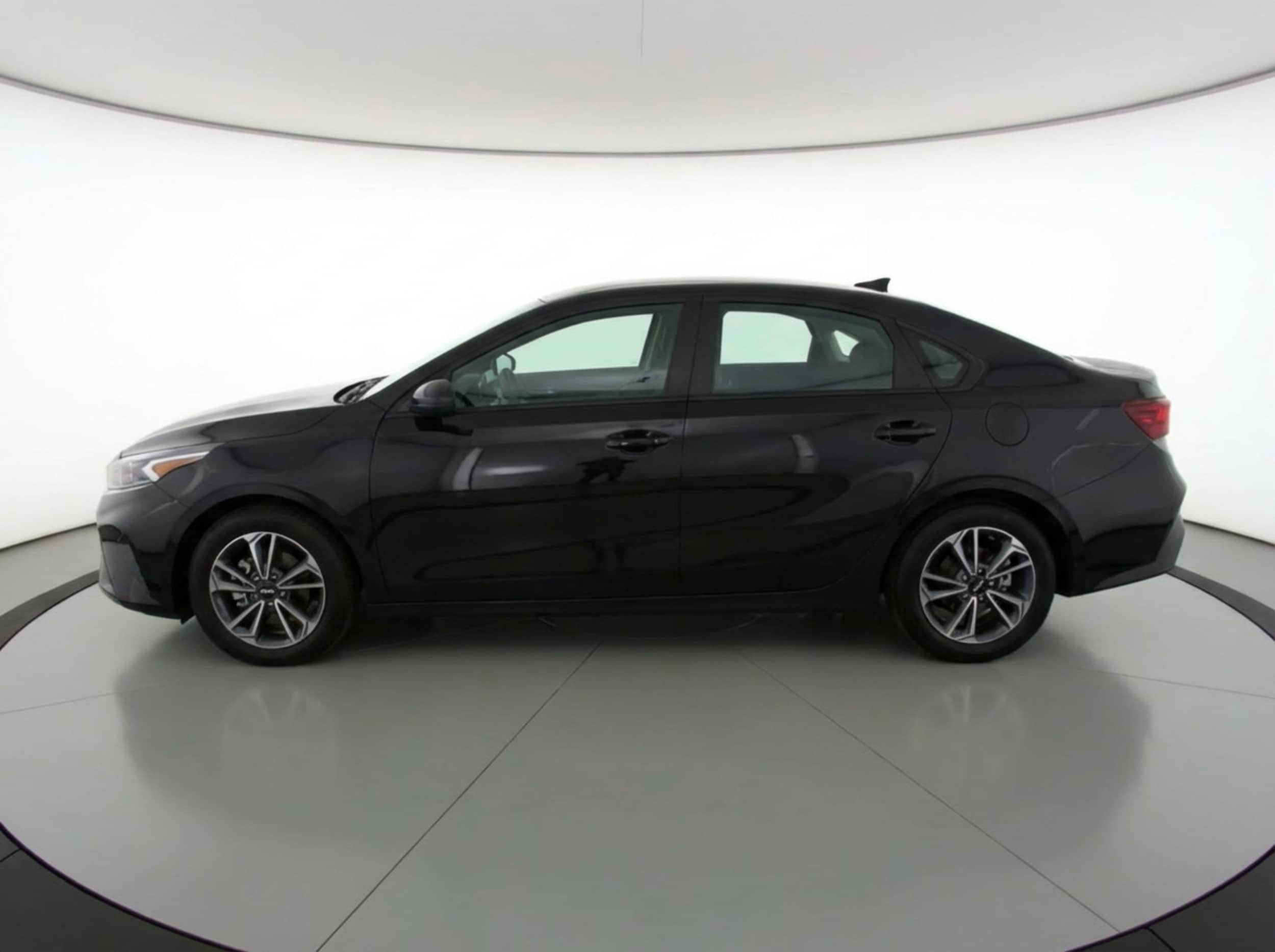 Thumbnail: 2024 Kia Forte - 4