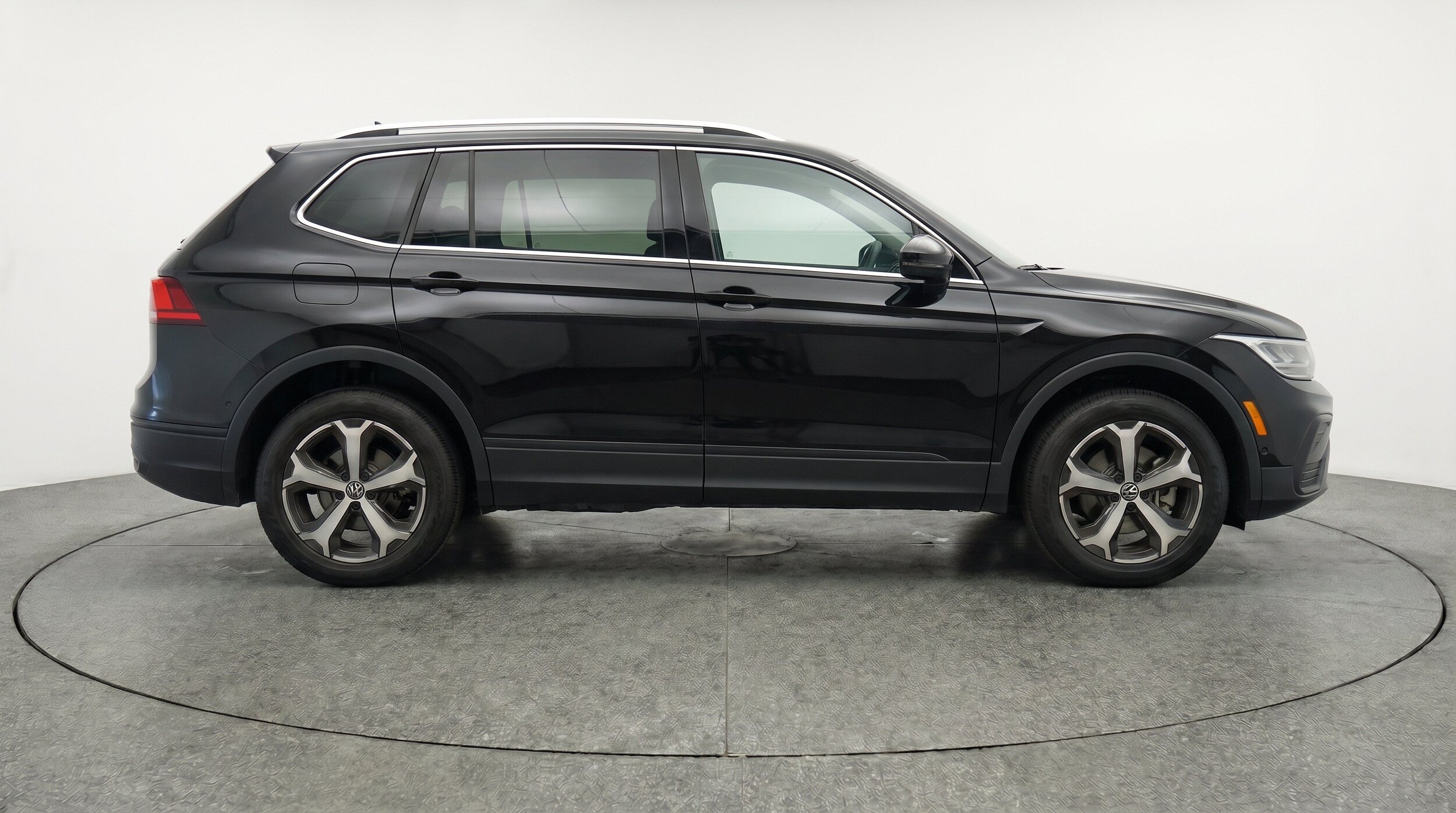 Thumbnail: 2026 Volkswagen Tiguan - 11