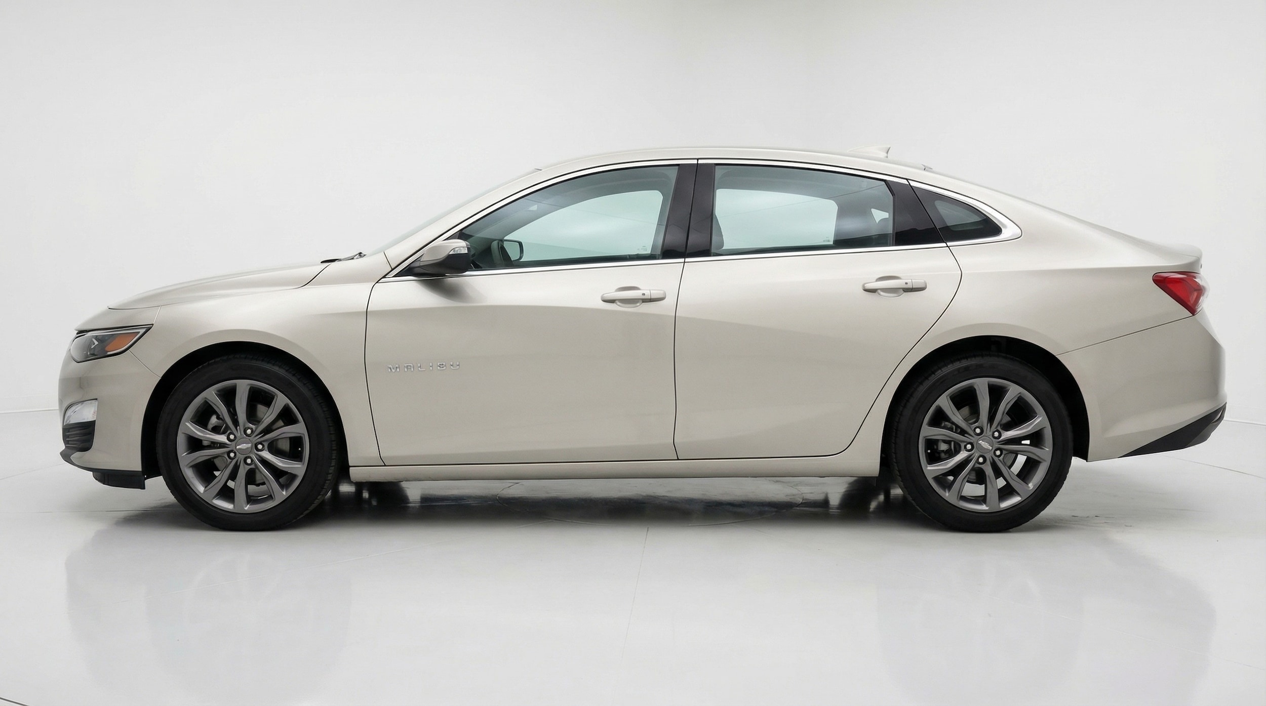 Thumbnail: 2024 Chevrolet Malibu - 4