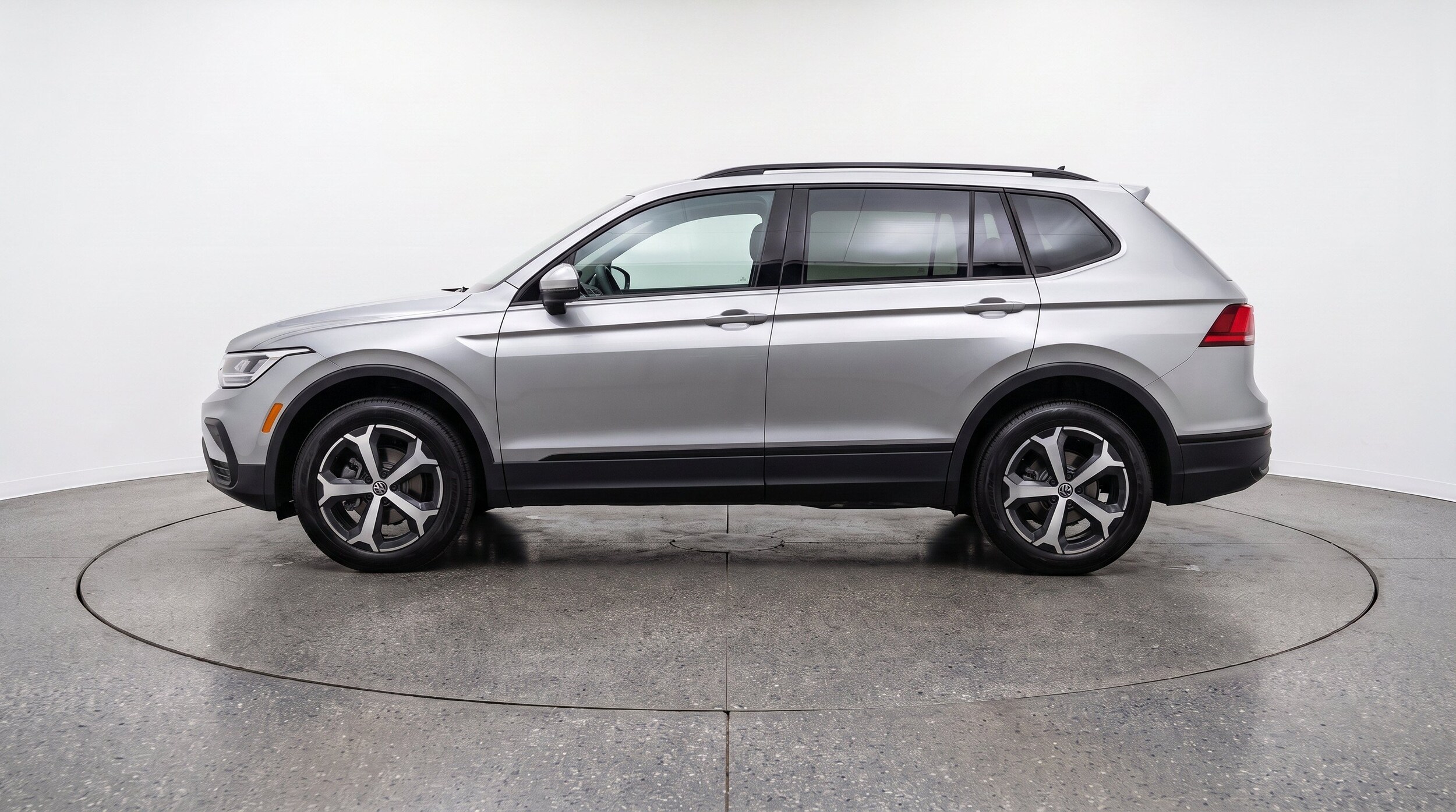 Thumbnail: 2026 Volkswagen Tiguan - 5