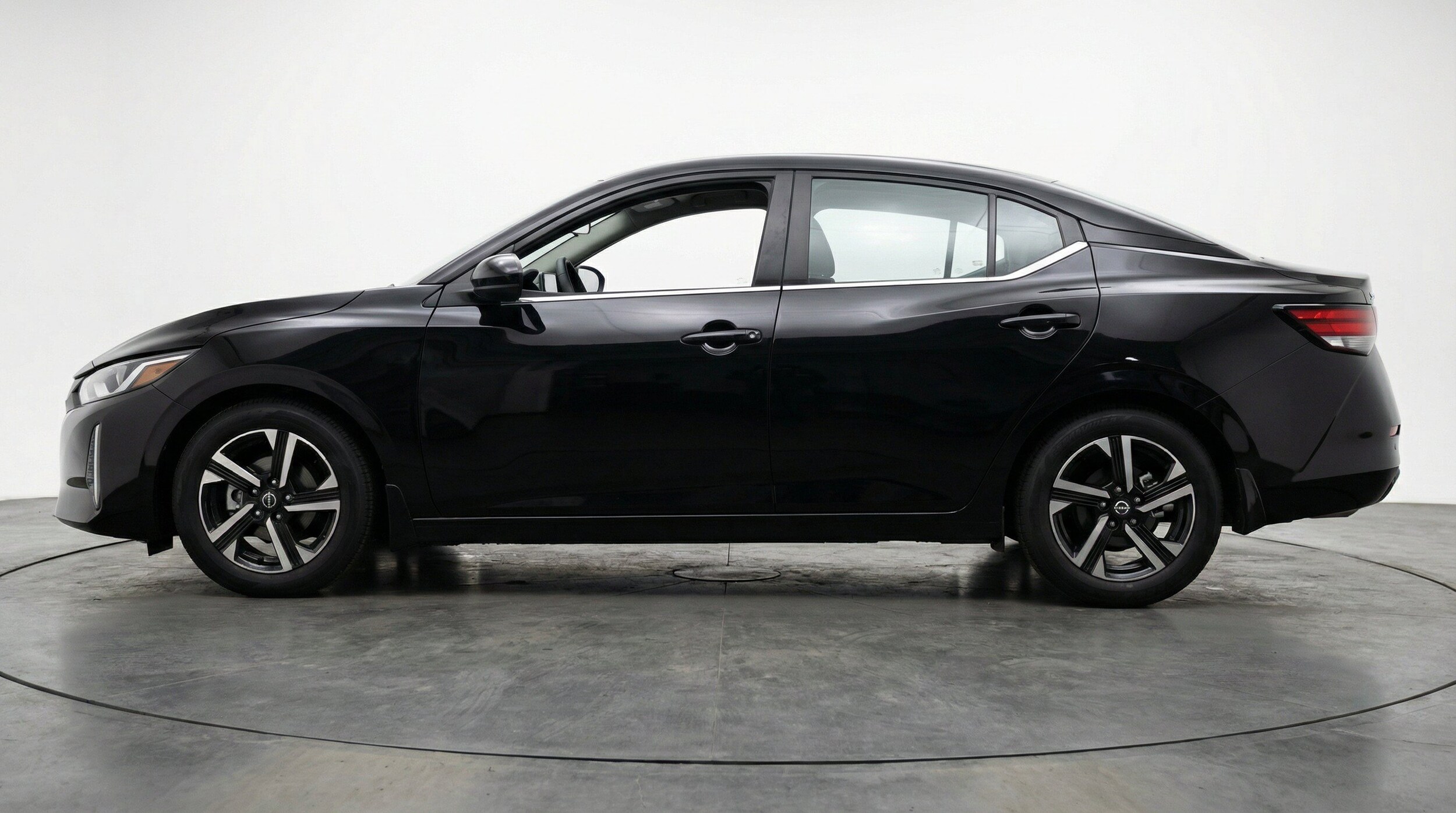Thumbnail: 2025 Nissan Sentra - 5
