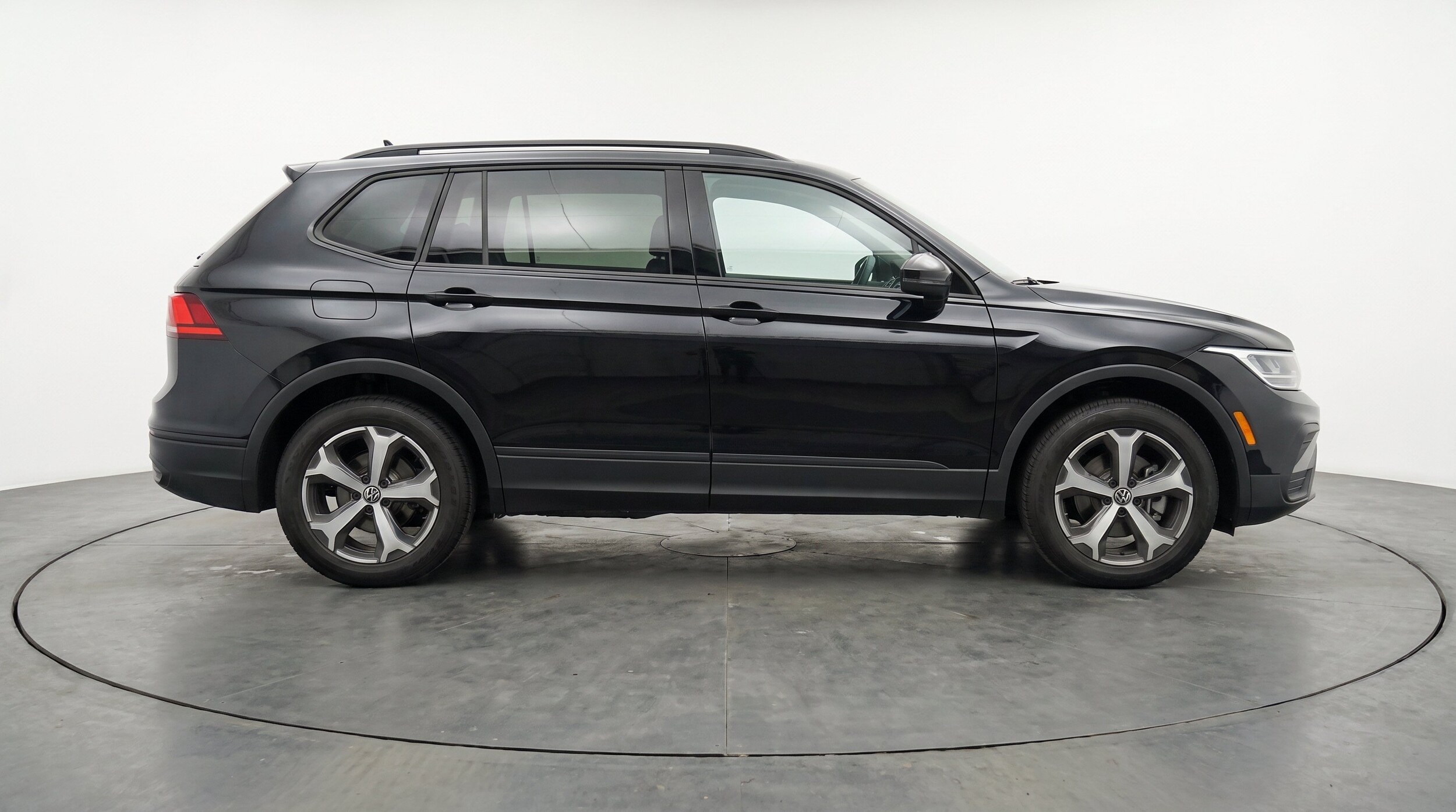 Thumbnail: 2026 Volkswagen Tiguan - 10