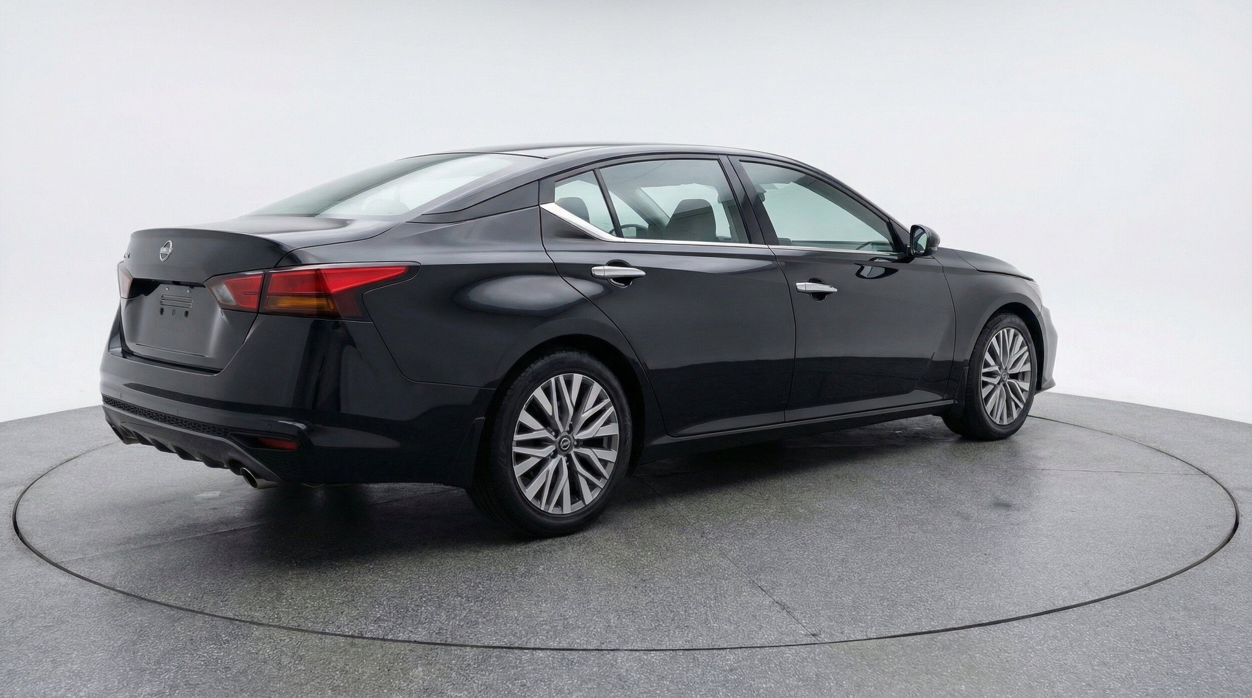 Thumbnail: 2025 Nissan Altima - 9