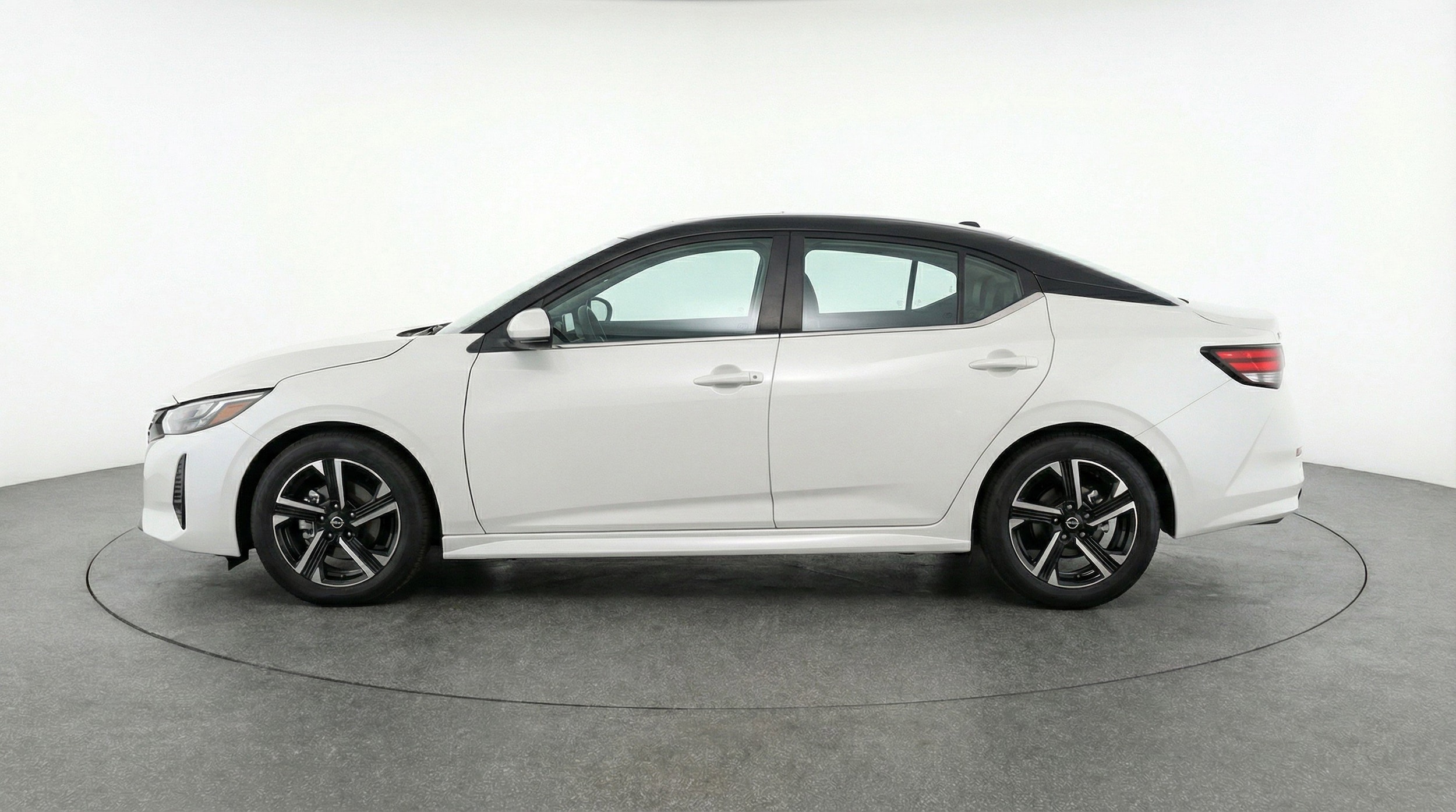 Thumbnail: 2025 Nissan Sentra - 5