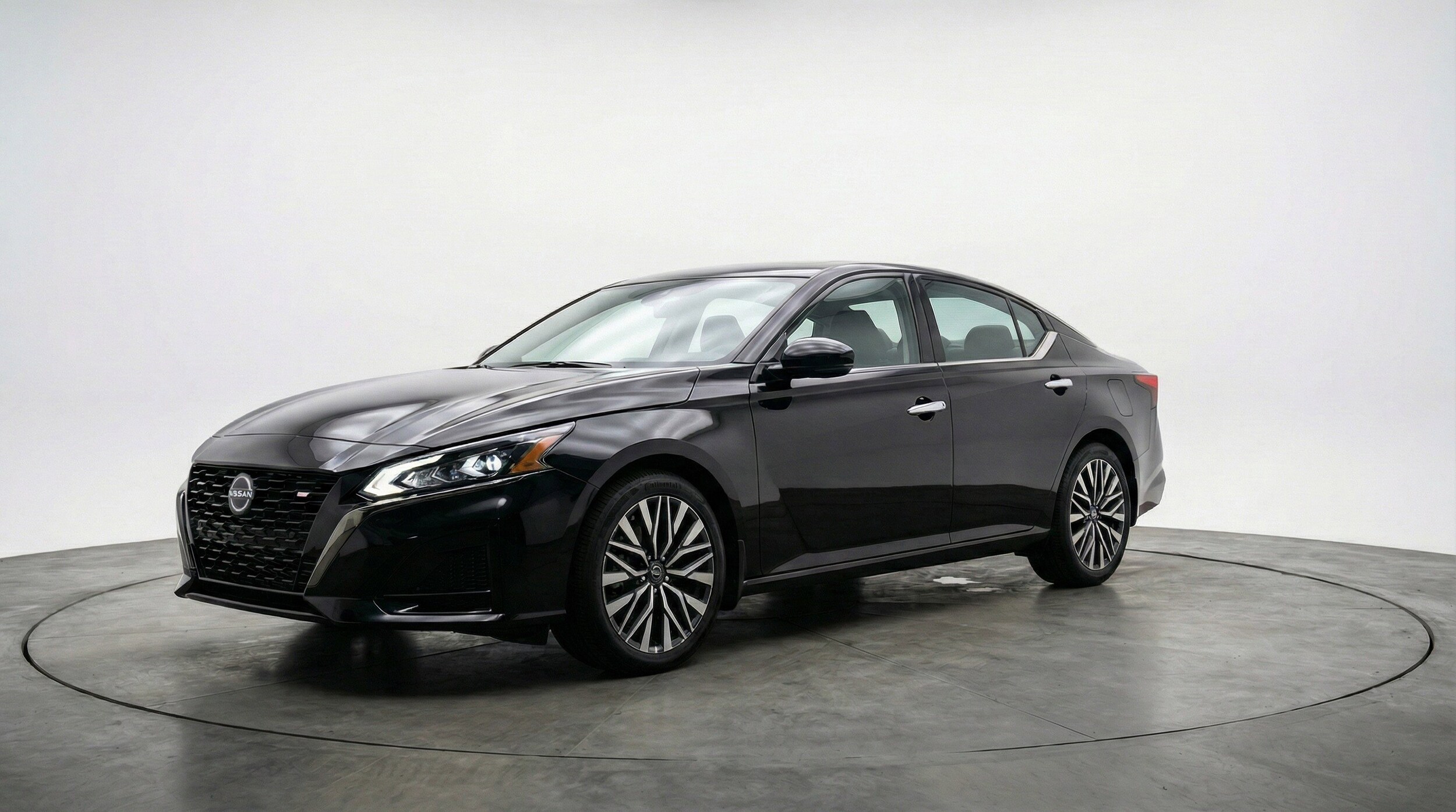 Thumbnail: 2025 Nissan Altima - 3