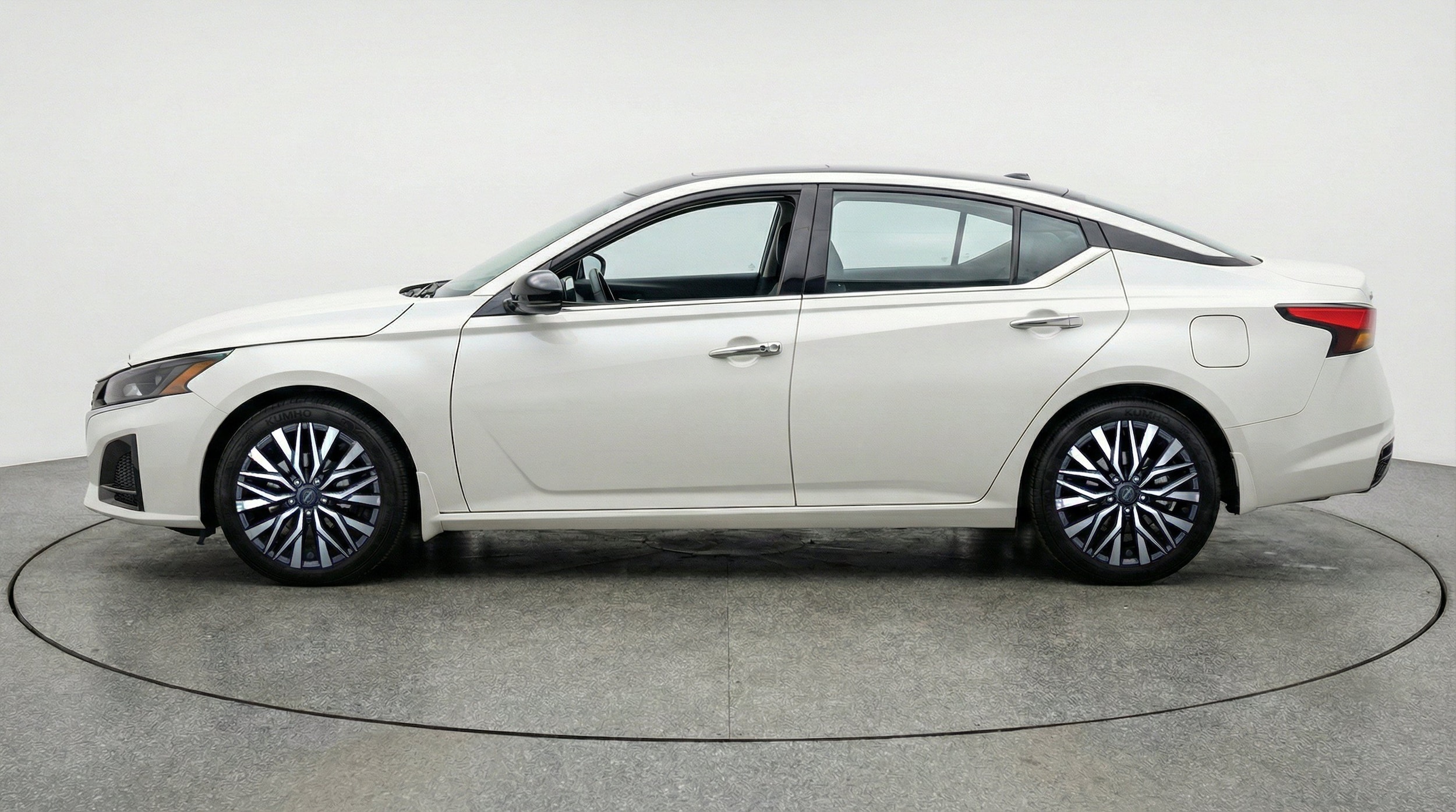 Thumbnail: 2025 Nissan Altima - 5