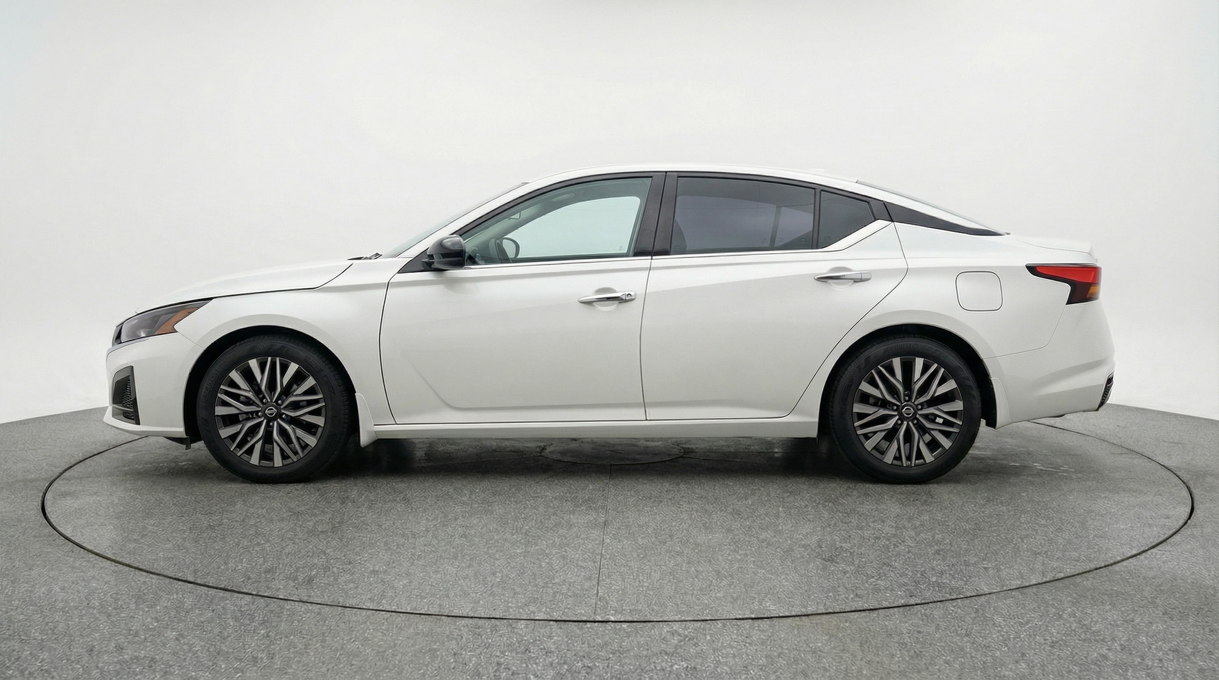 Thumbnail: 2025 Nissan Altima - 4