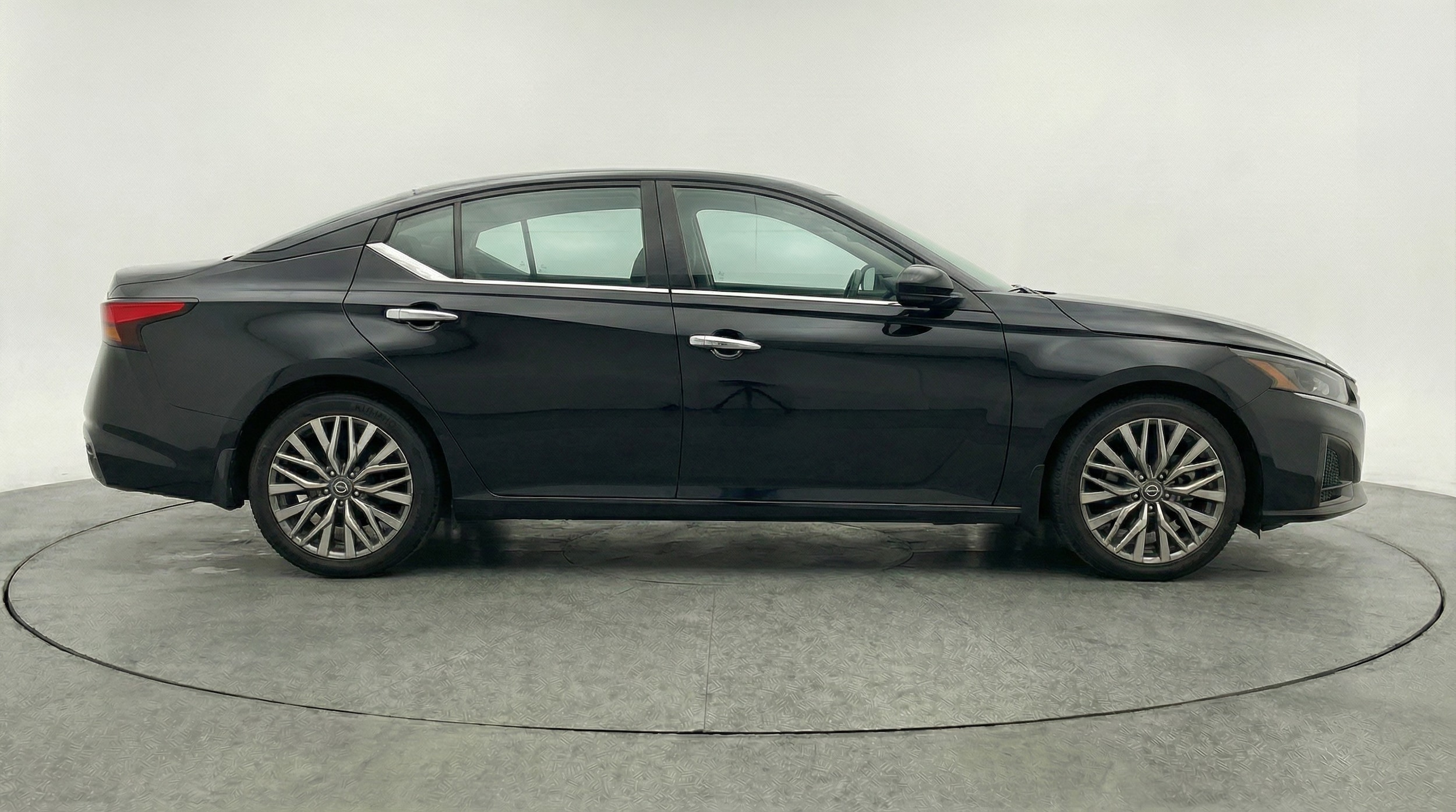 Thumbnail: 2025 Nissan Altima - 8