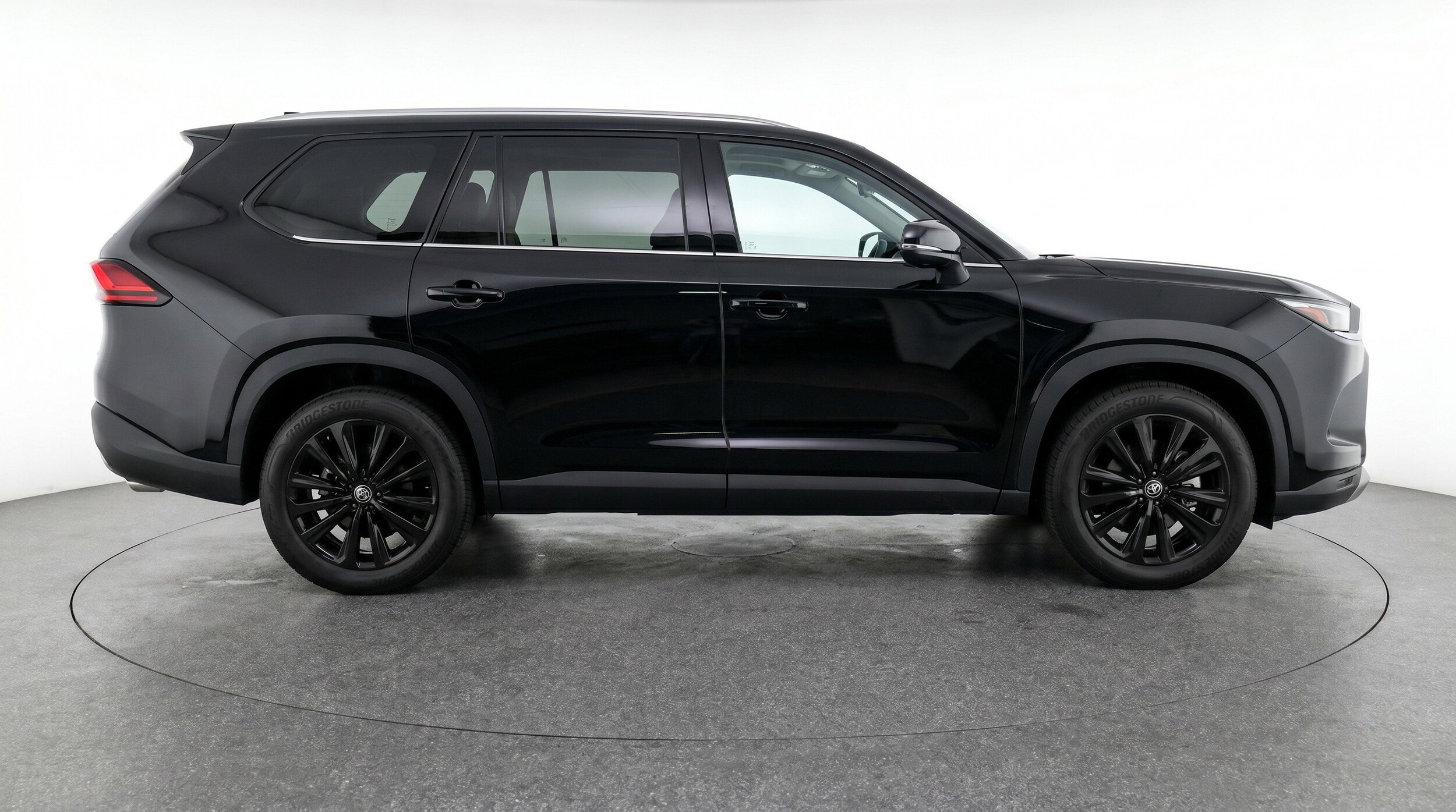 Thumbnail: 2025 Toyota Highlander - 11