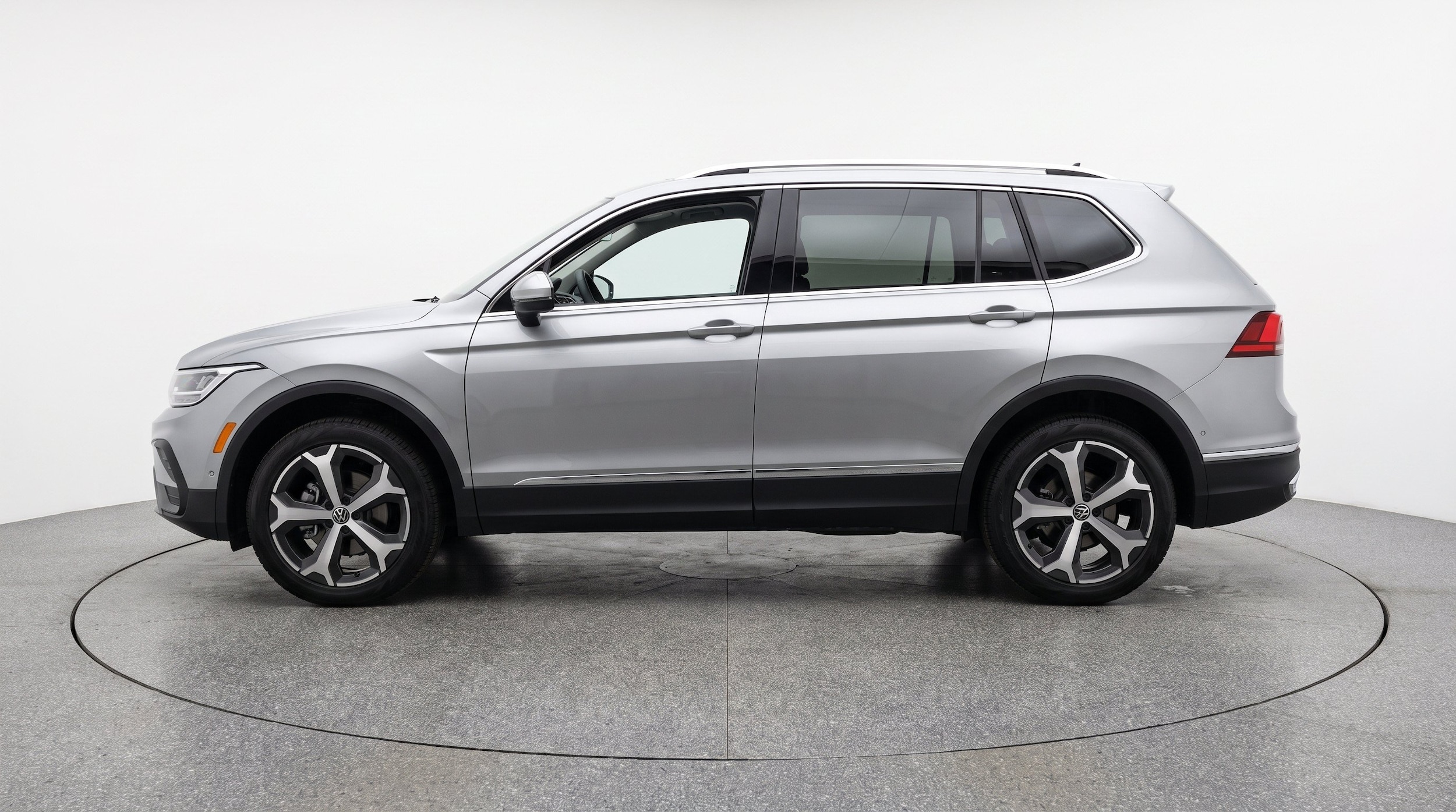 Thumbnail: 2026 Volkswagen Tiguan - 5