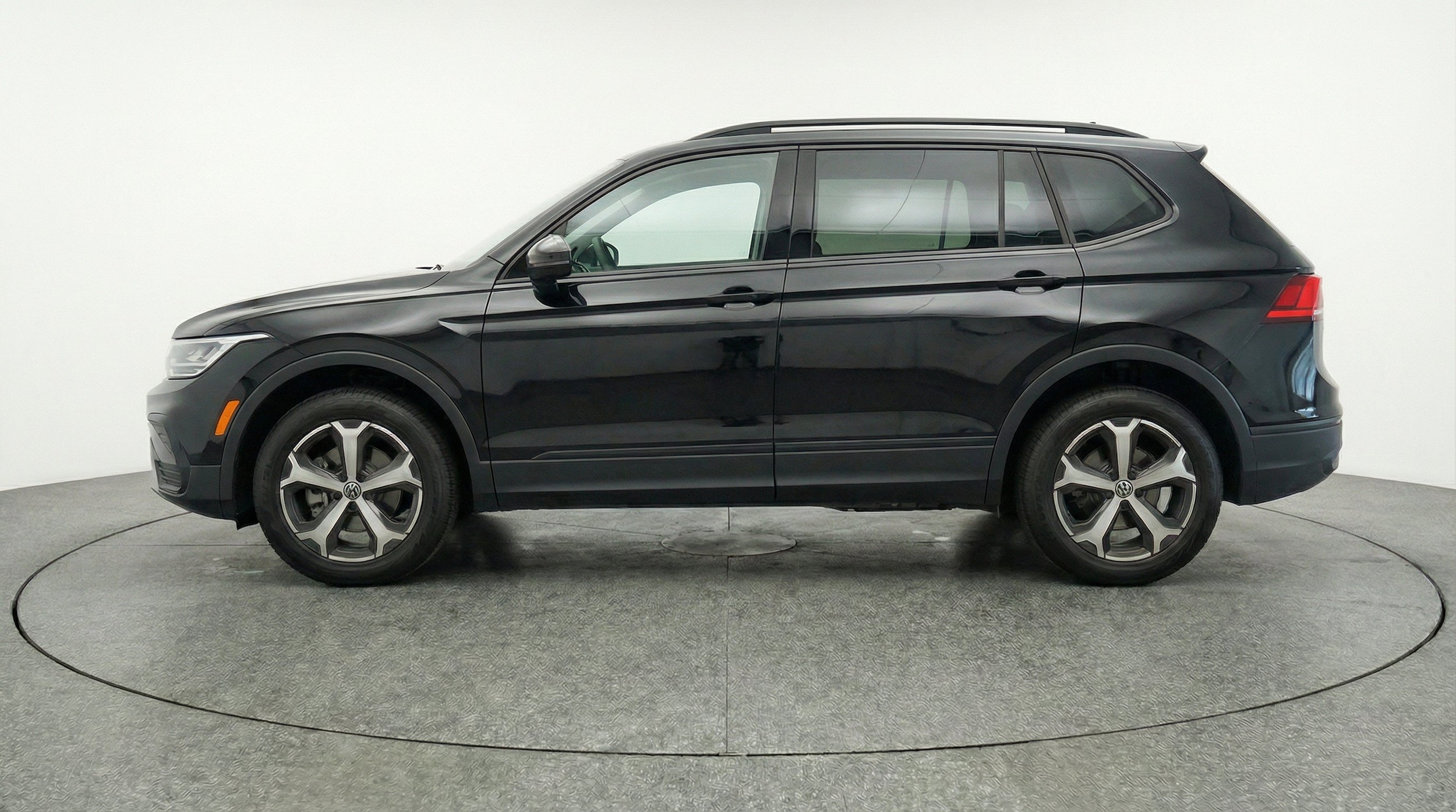 Thumbnail: 2026 Volkswagen Tiguan - 5