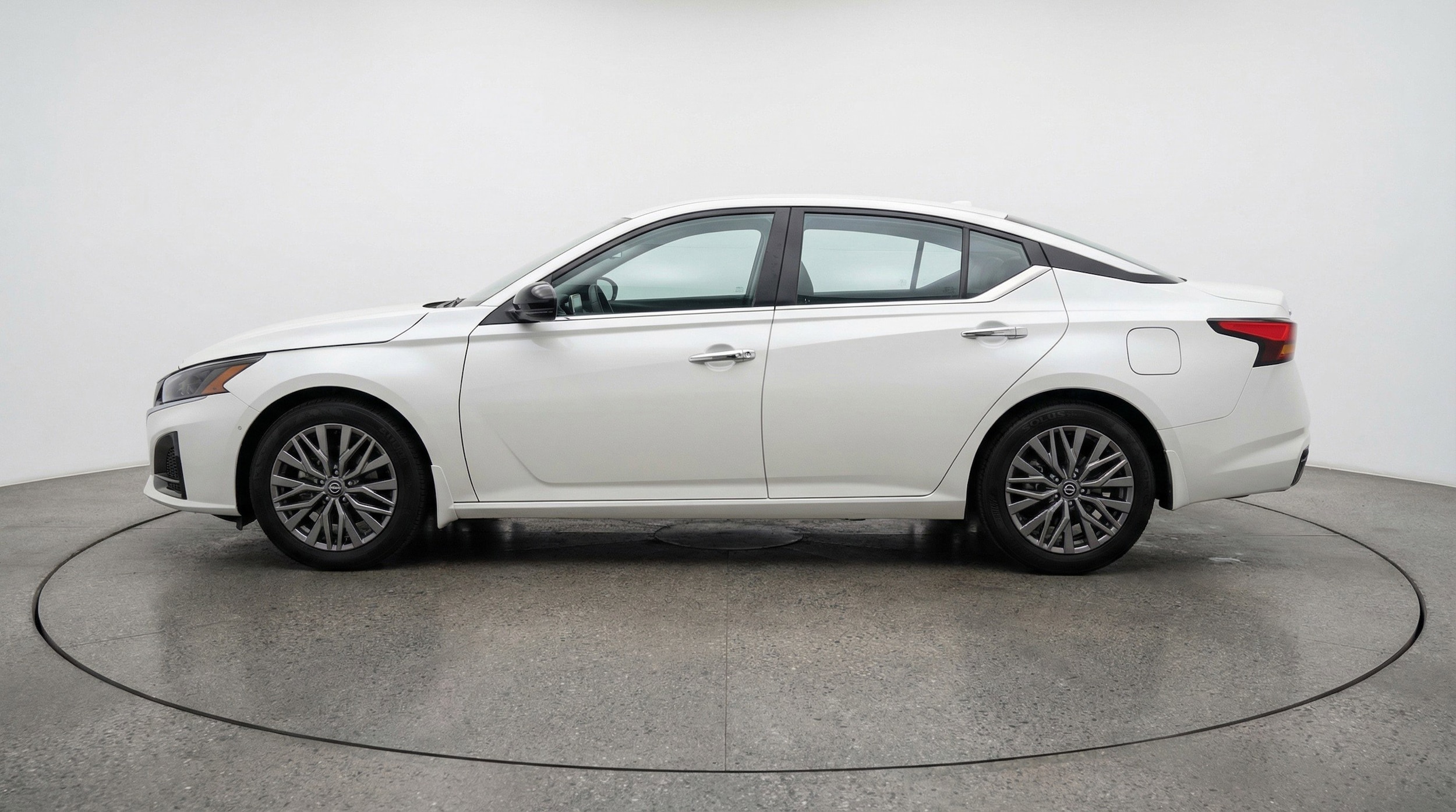 Thumbnail: 2025 Nissan Altima - 5