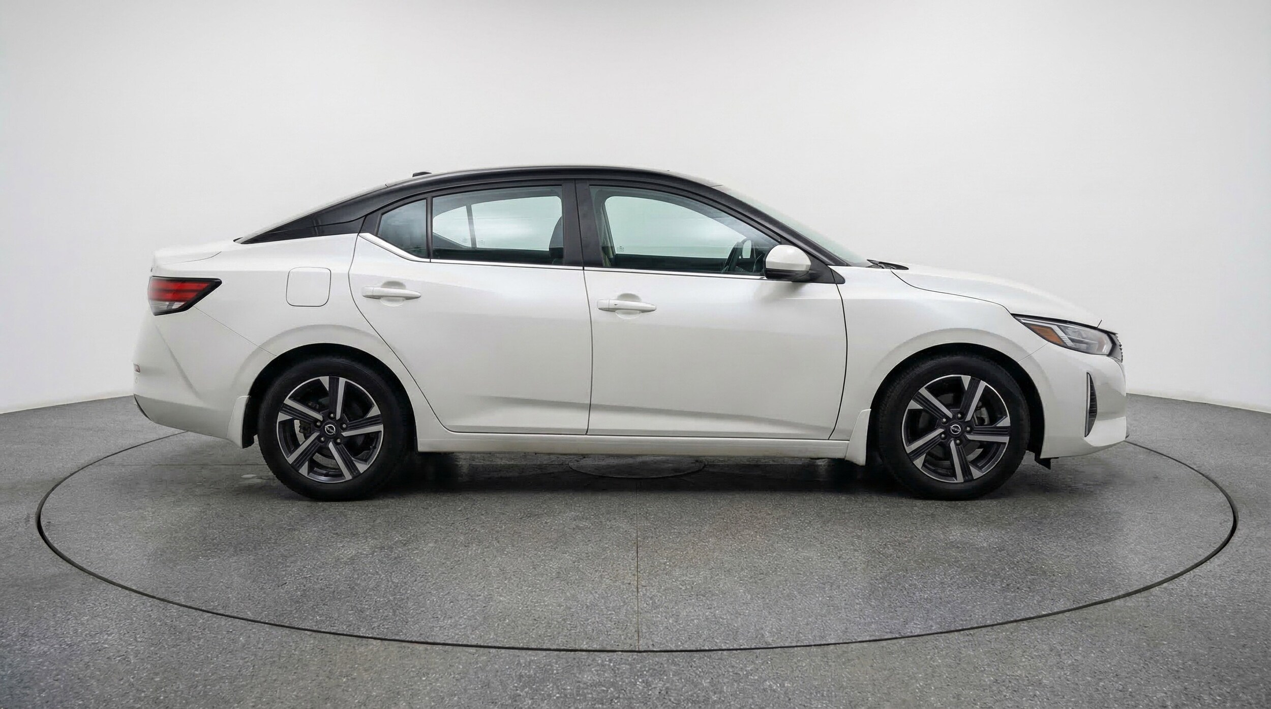 Thumbnail: 2025 Nissan Sentra - 11