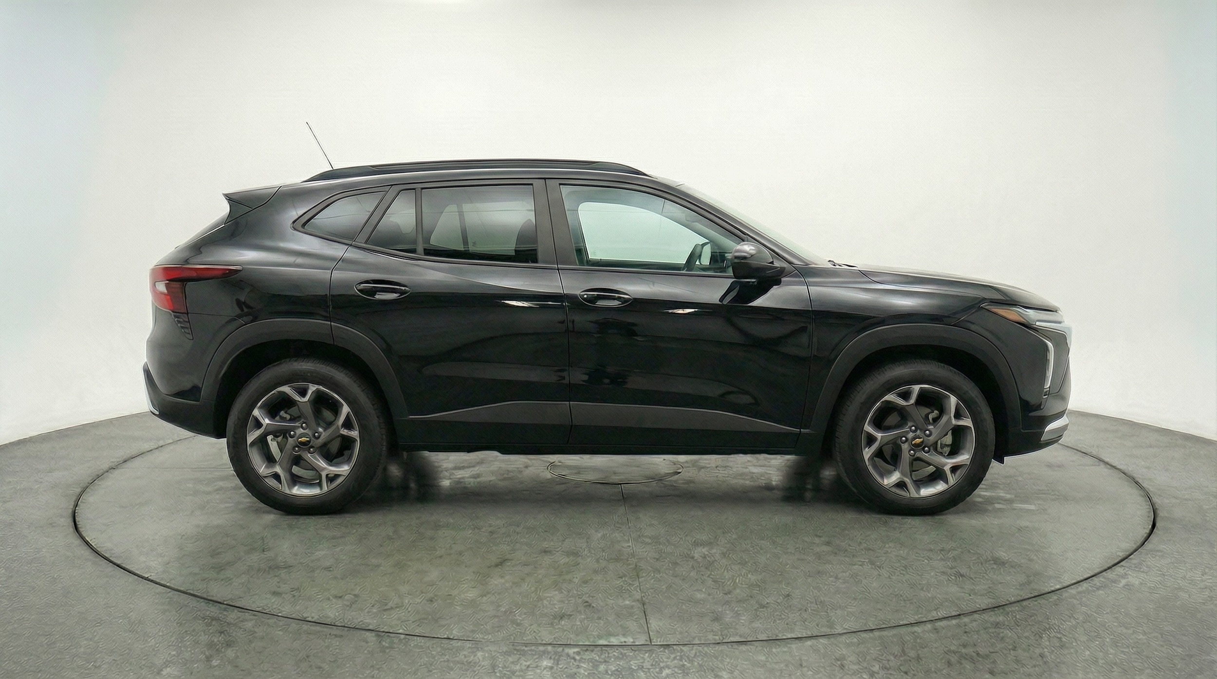 Thumbnail: 2025 Chevrolet Trax - 8