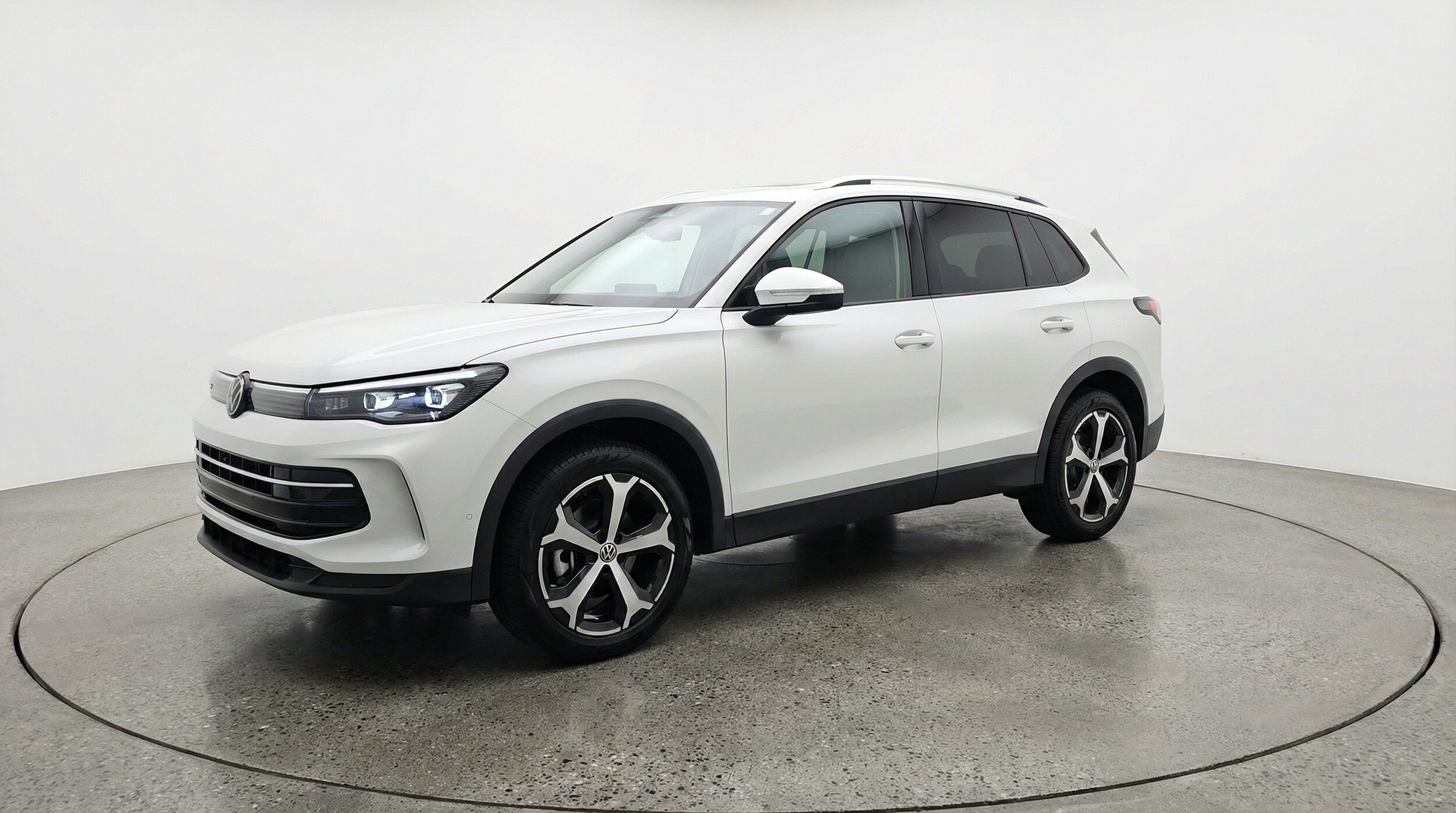 Thumbnail: 2026 Volkswagen Tiguan - 3