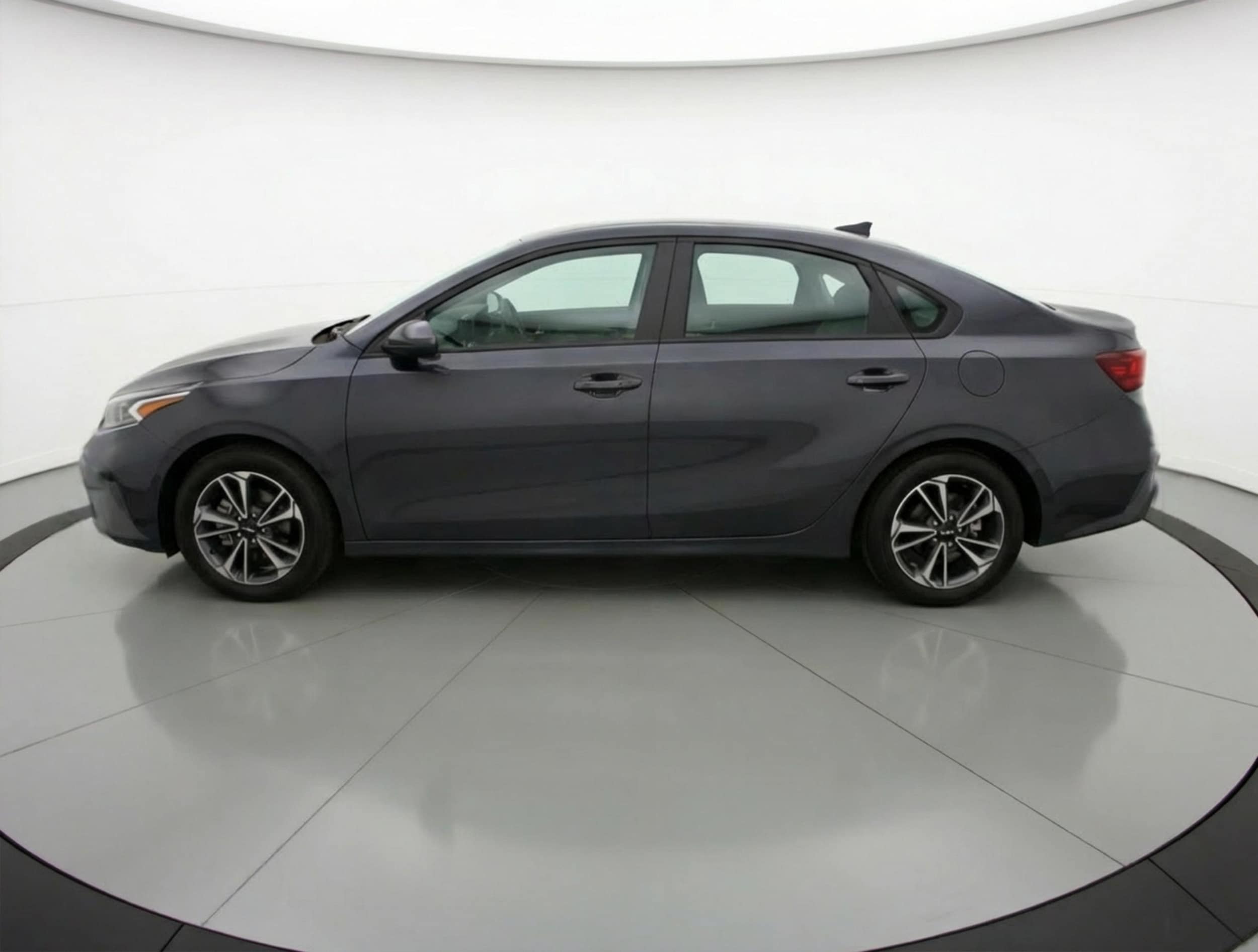 Thumbnail: 2024 Kia Forte - 4