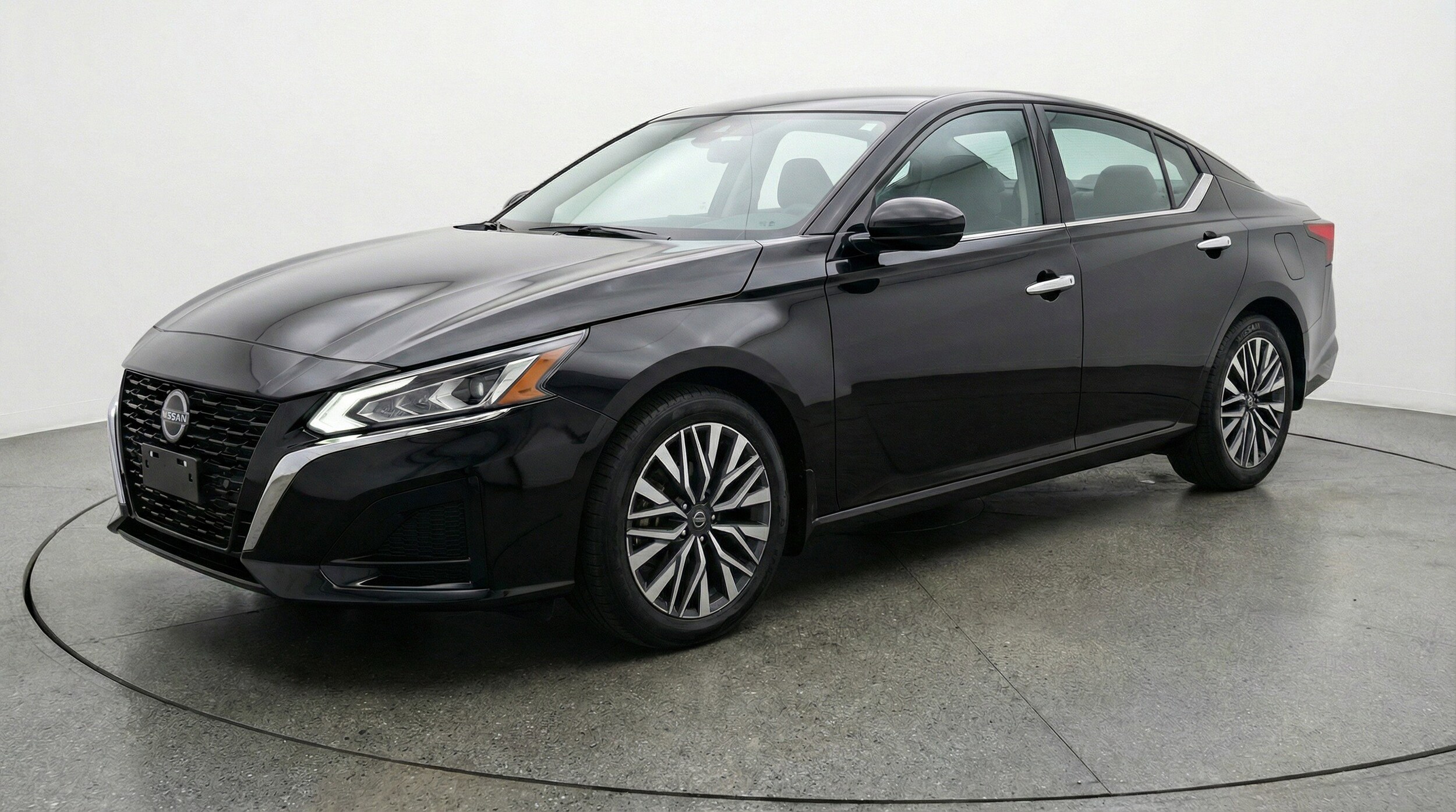 Thumbnail: 2025 Nissan Altima - 3