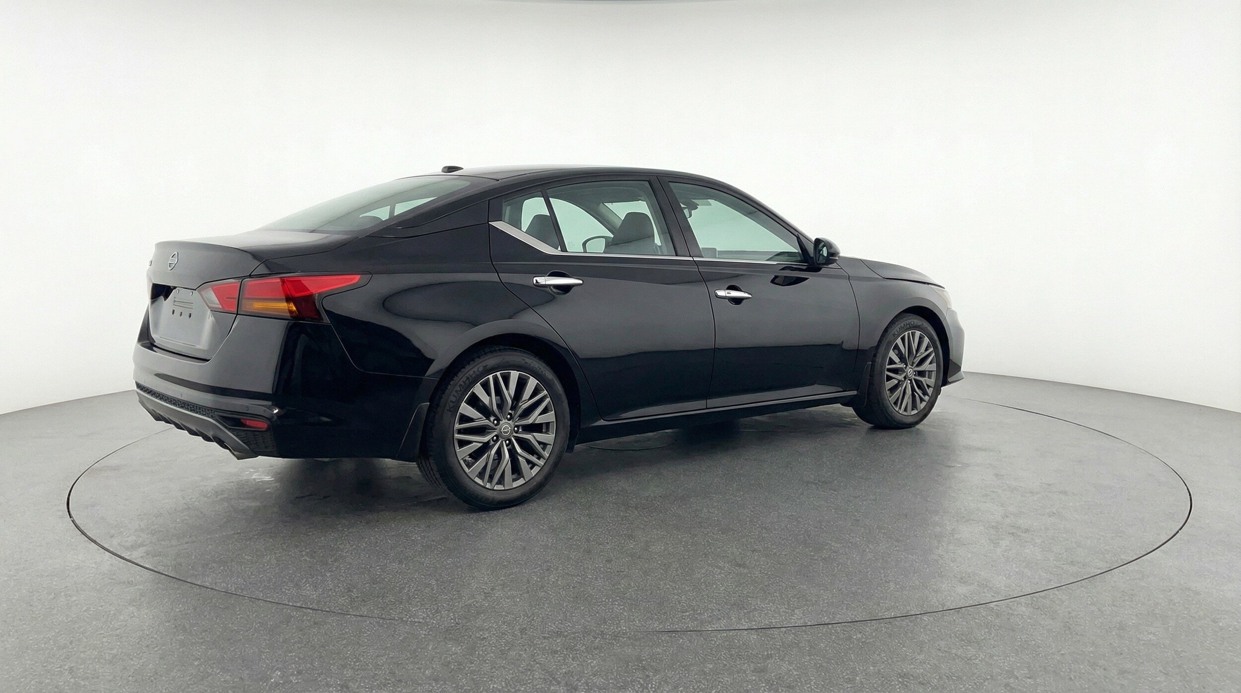 Thumbnail: 2025 Nissan Altima - 9