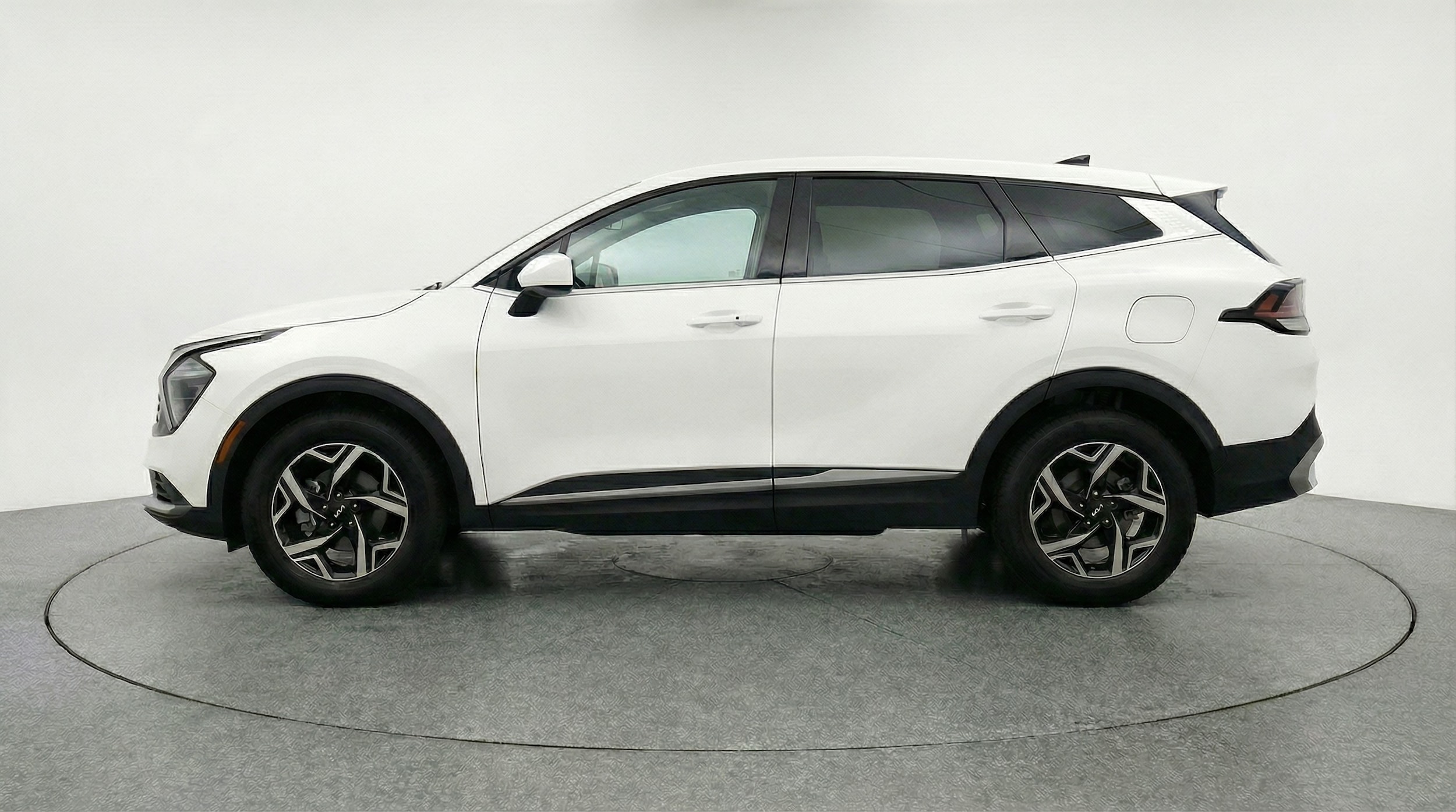 Thumbnail: 2025 Kia Sportage - 4