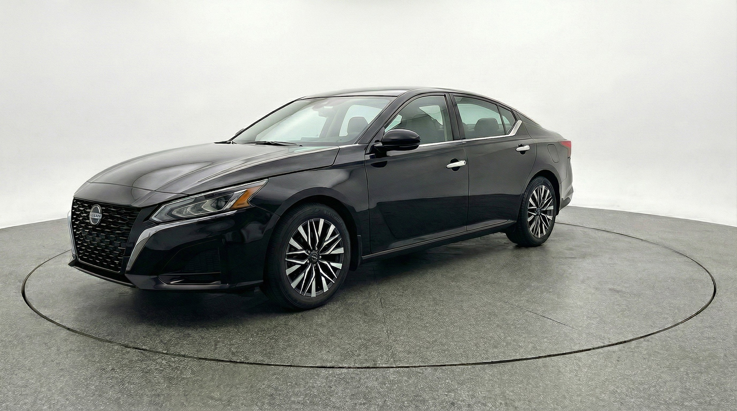 Thumbnail: 2025 Nissan Altima - 3
