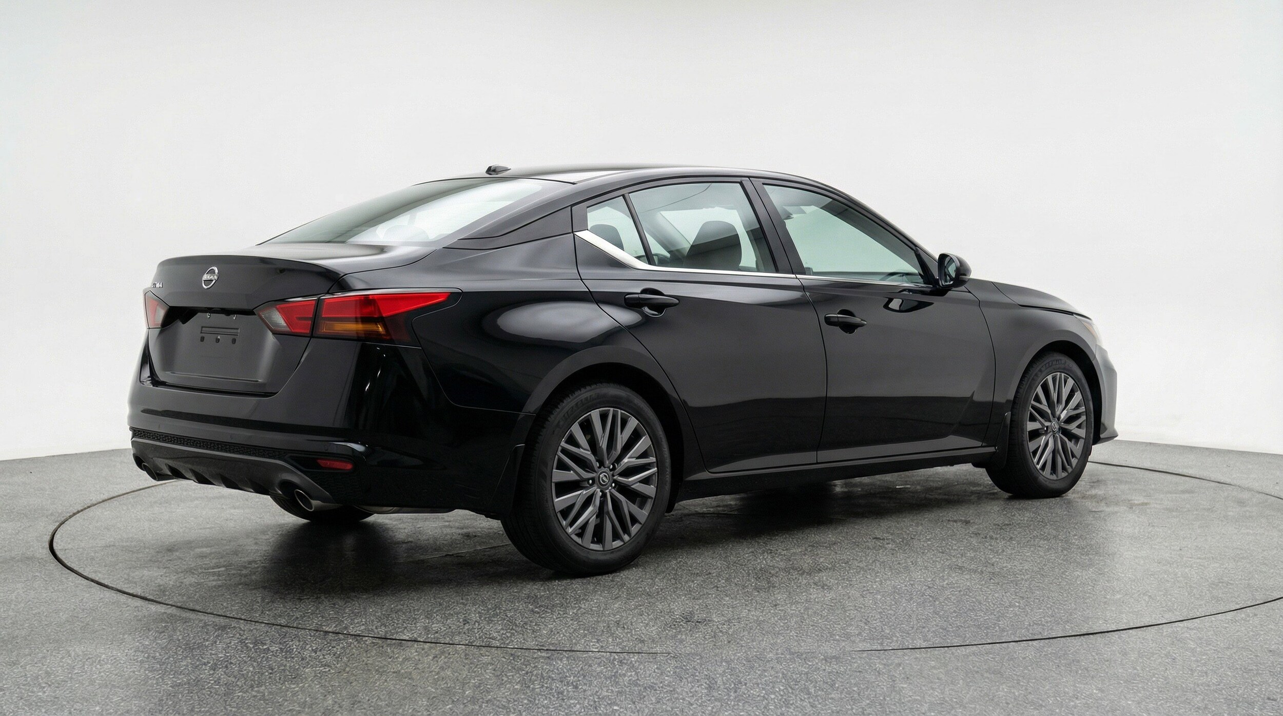 Thumbnail: 2025 Nissan Altima - 9