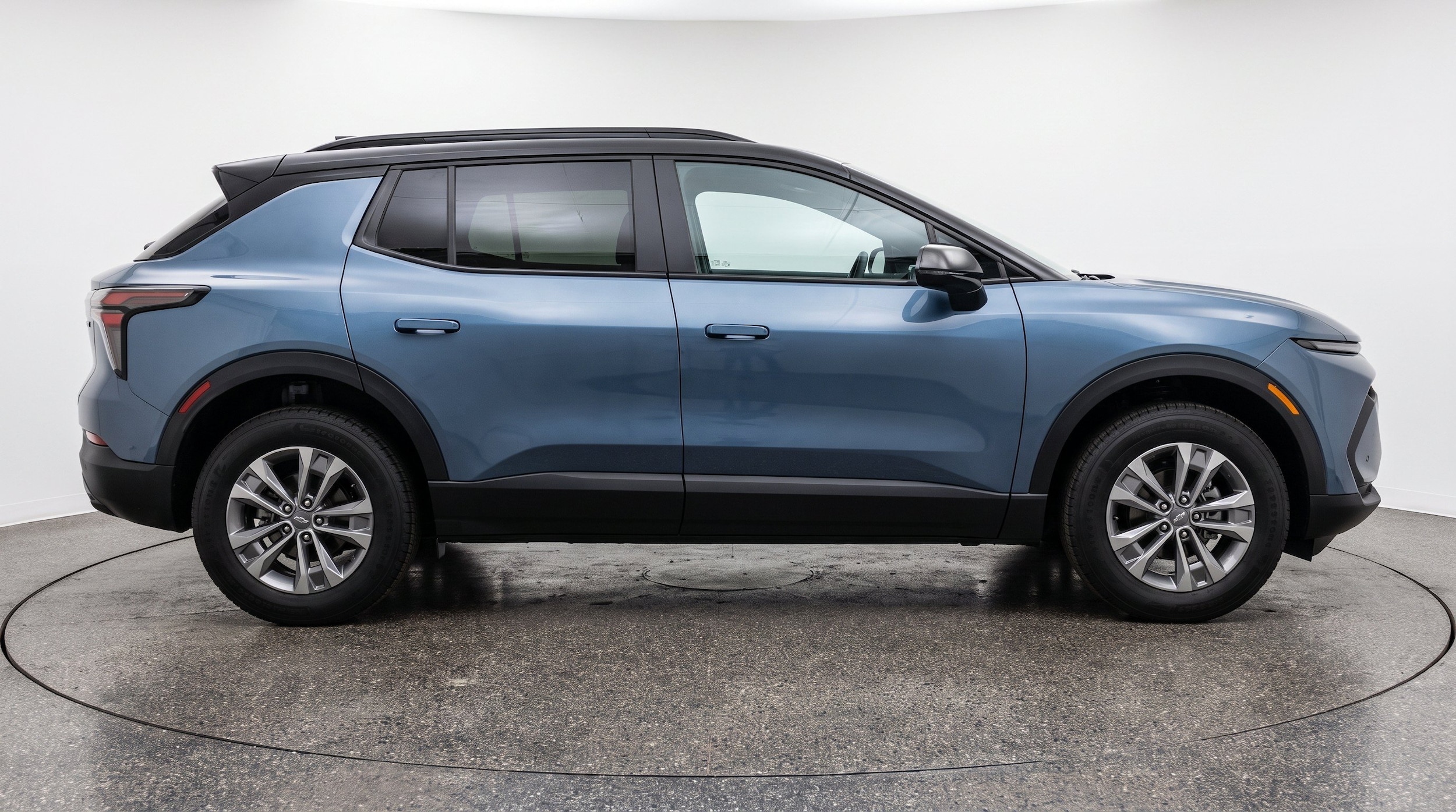 Thumbnail: 2025 Chevrolet Equinox - 10
