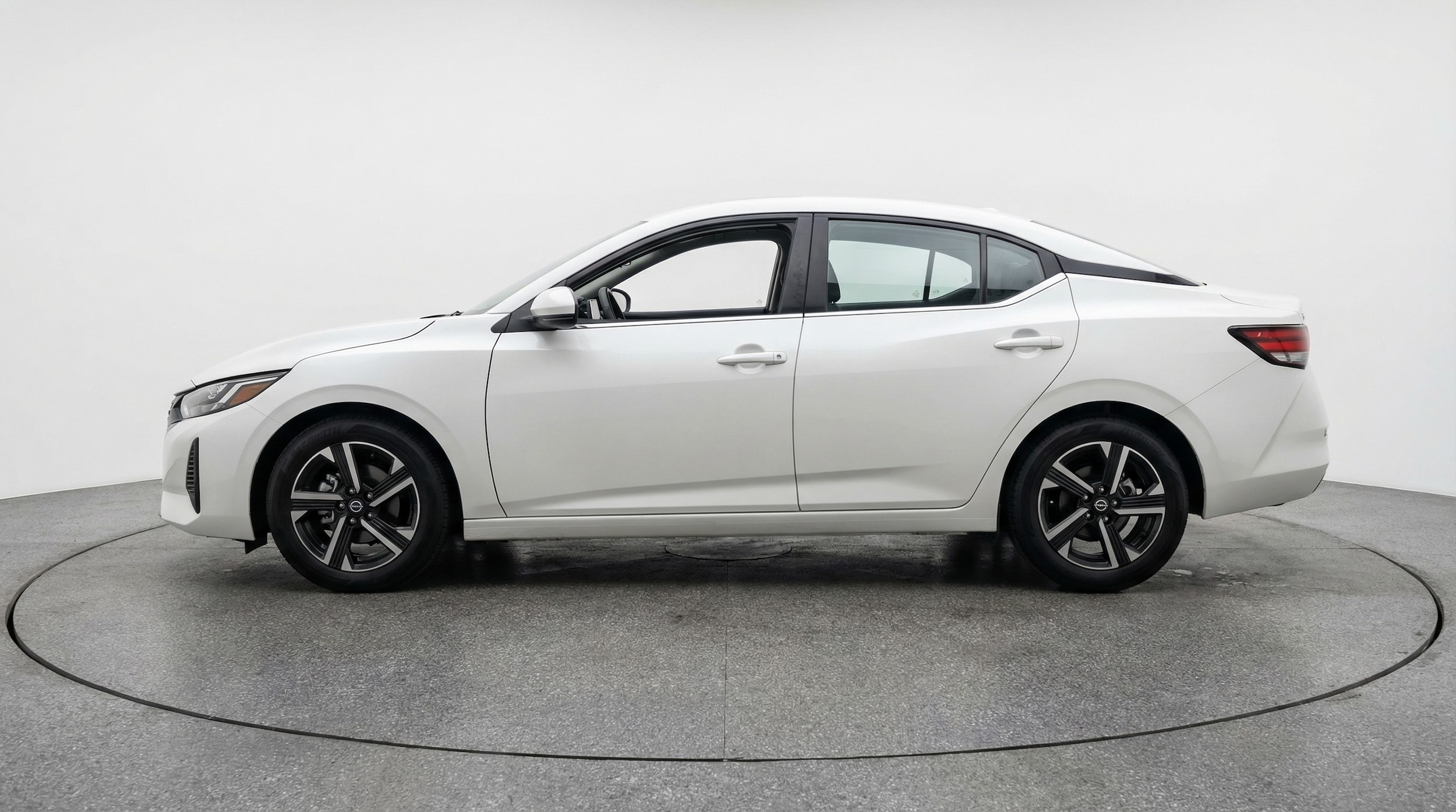 Thumbnail: 2025 Nissan Sentra - 4