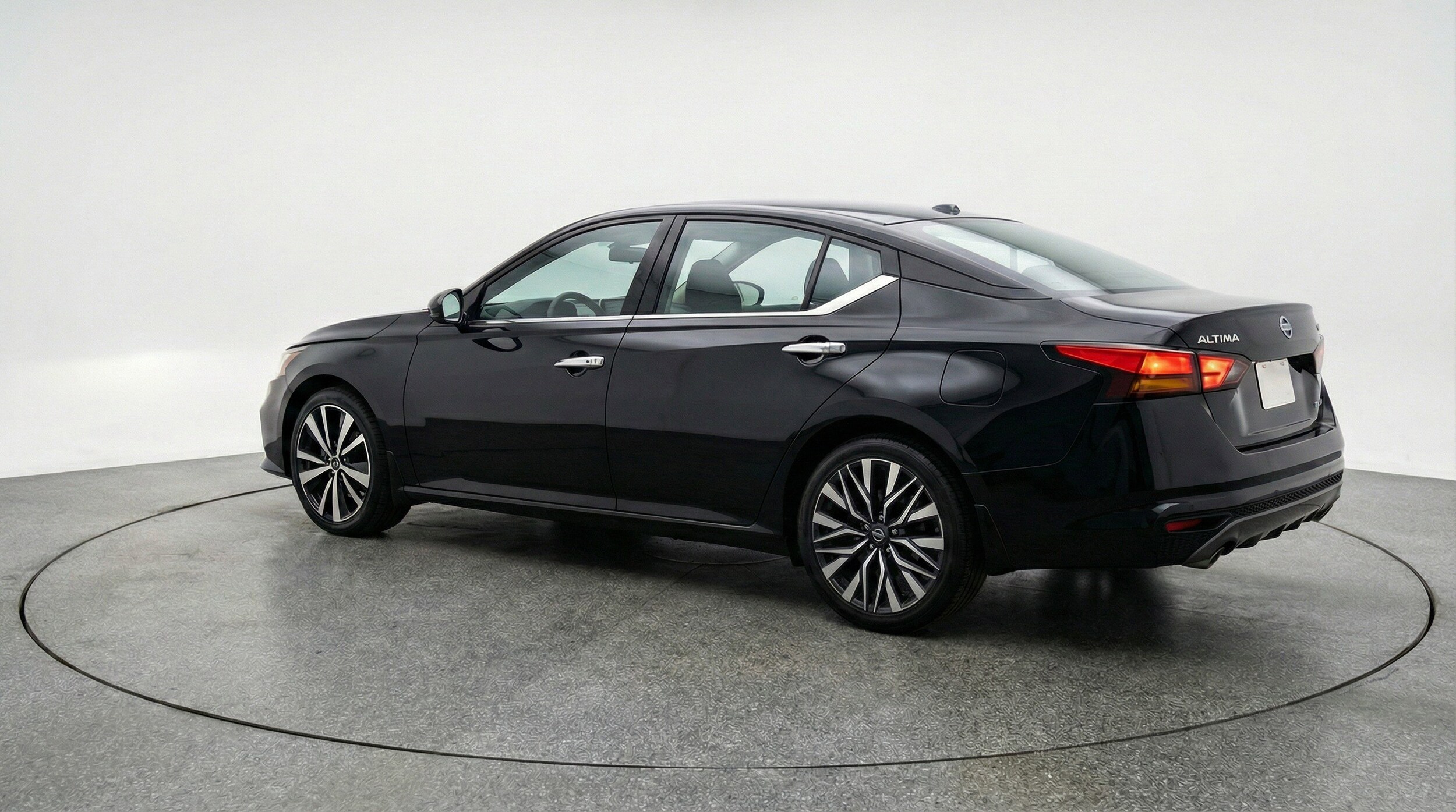 Thumbnail: 2025 Nissan Altima - 6