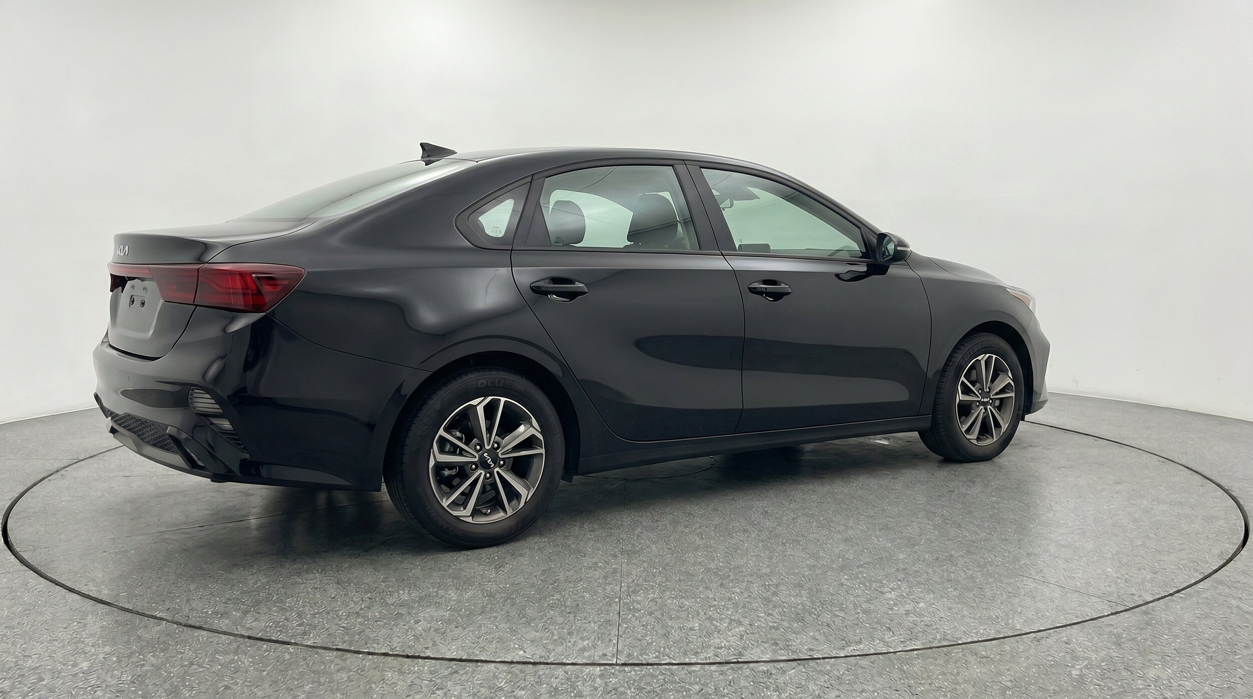 Thumbnail: 2024 Kia Forte - 9