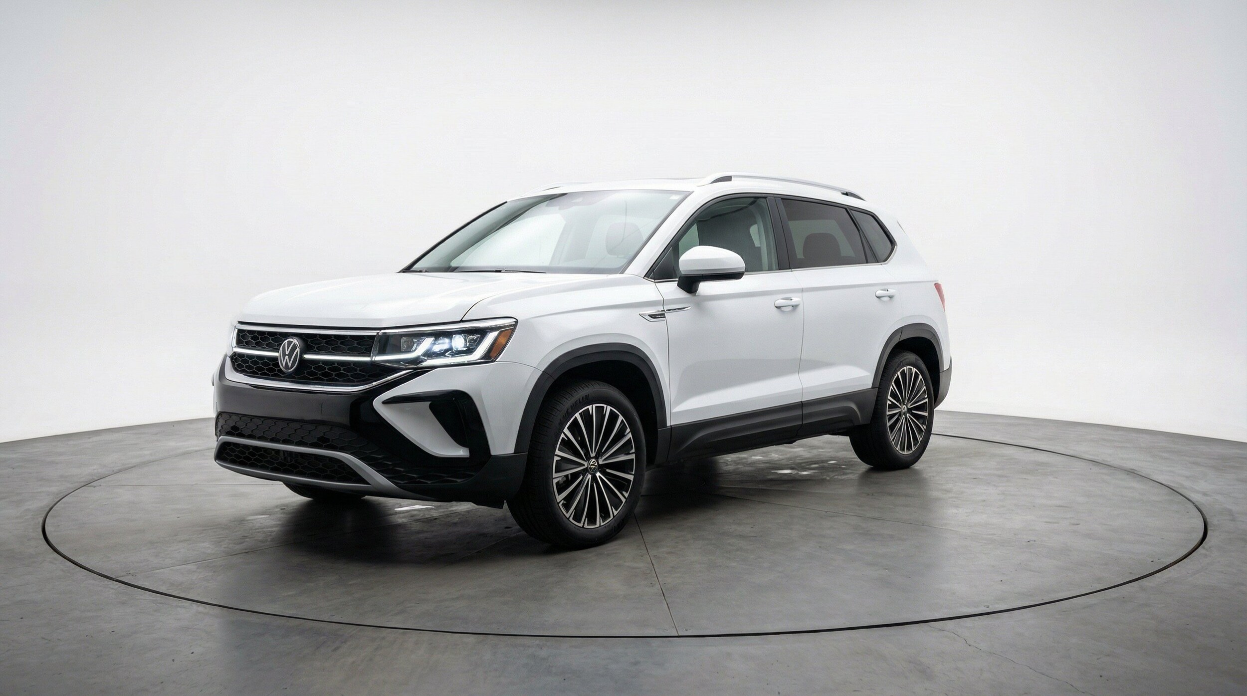 Thumbnail: 2026 Volkswagen Taos - 3
