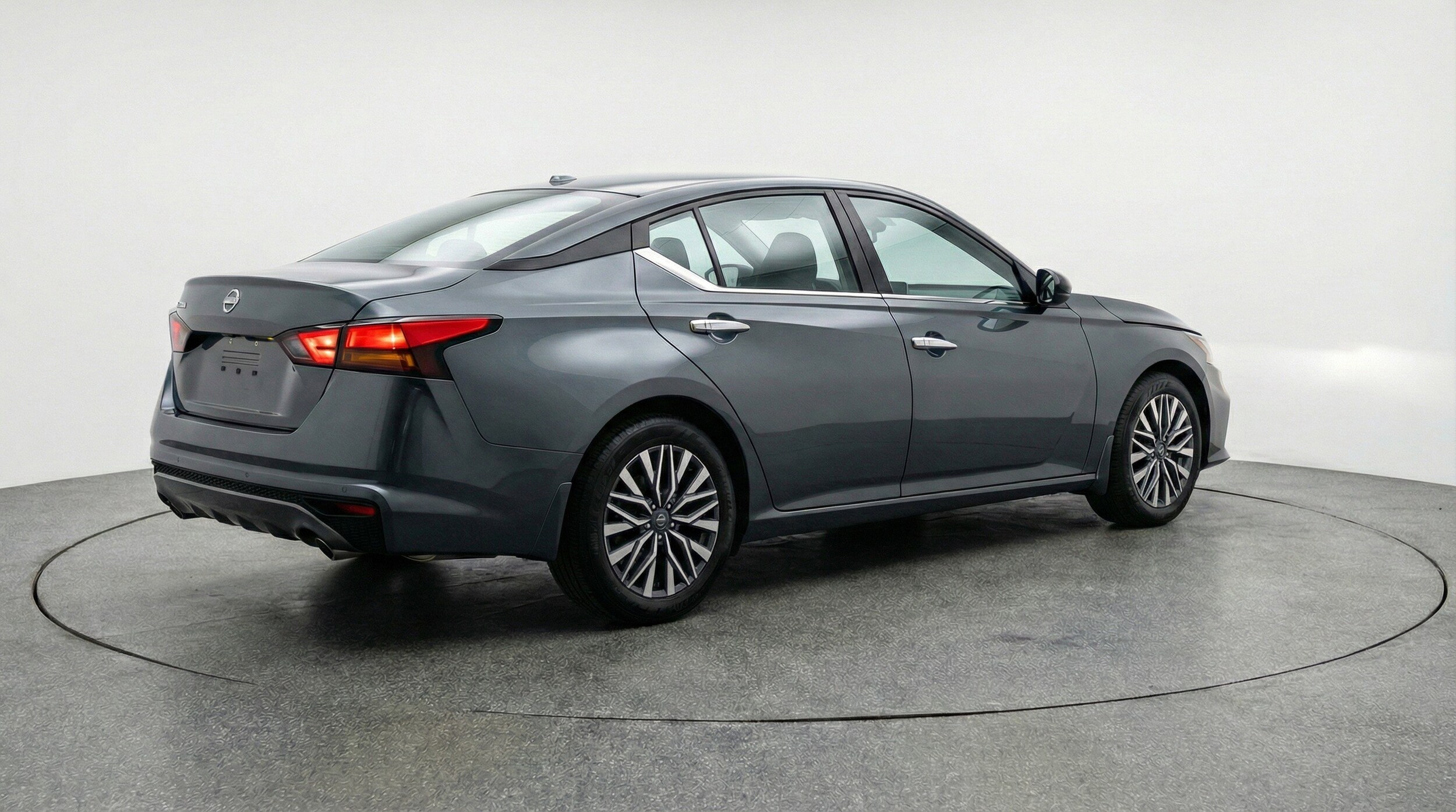 Thumbnail: 2025 Nissan Altima - 9