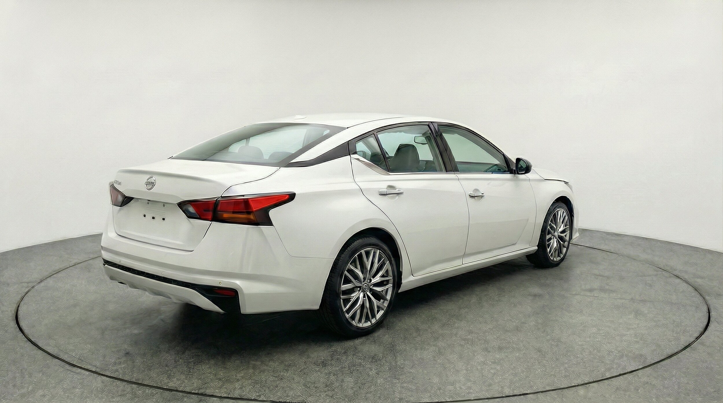 Thumbnail: 2025 Nissan Altima - 9