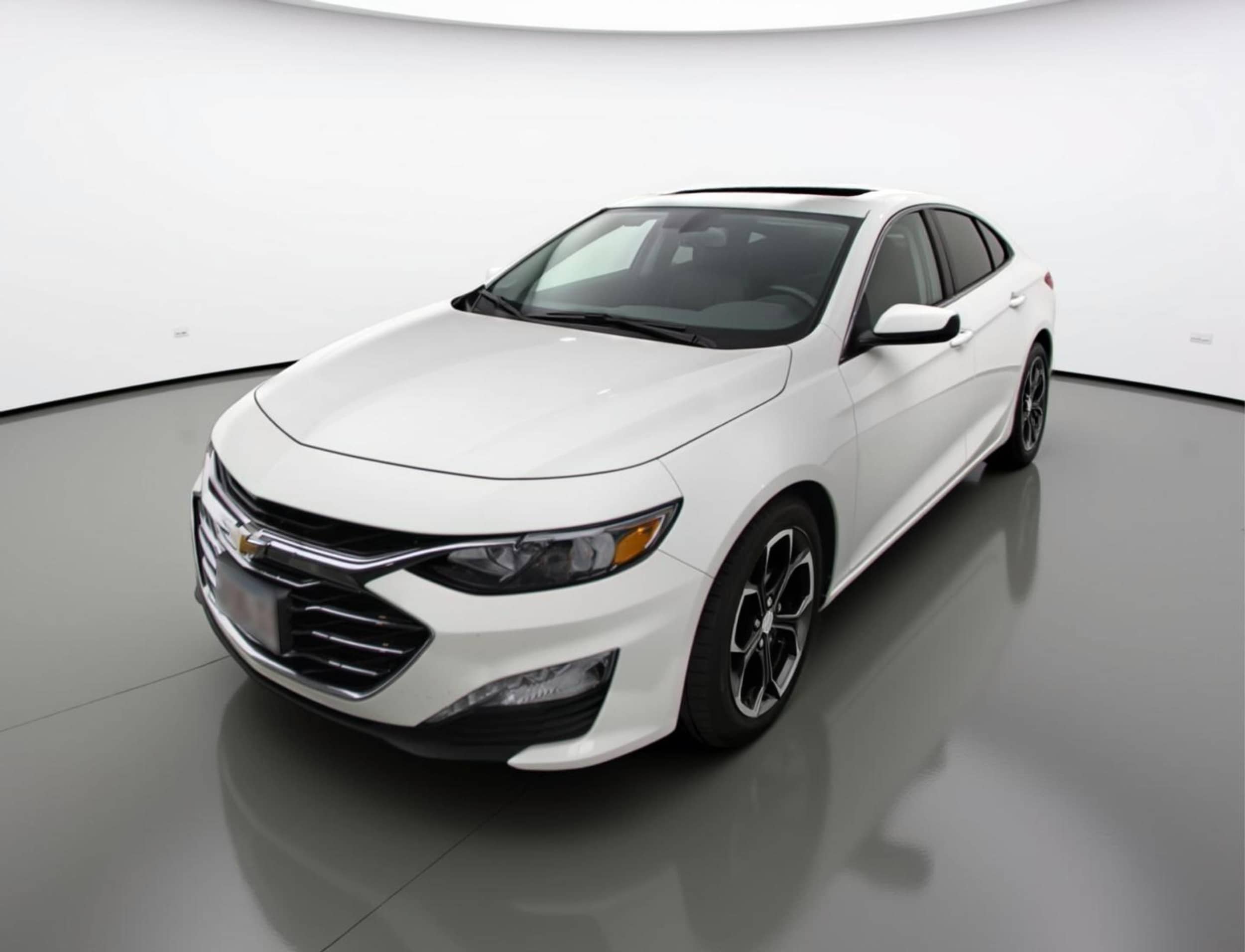 Thumbnail: 2024 Chevrolet Malibu - 3