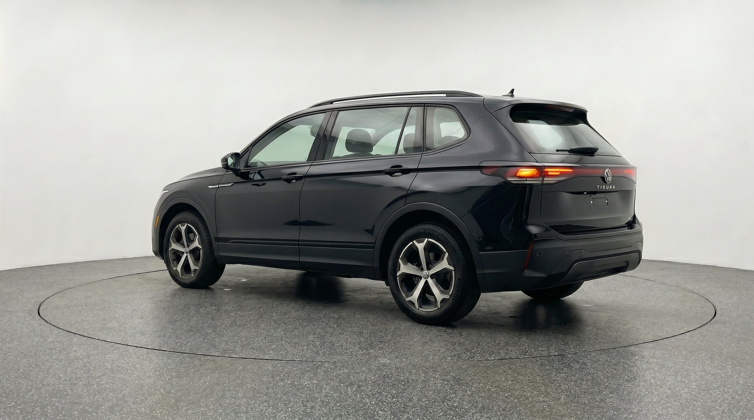 Thumbnail: 2026 Volkswagen Tiguan - 6
