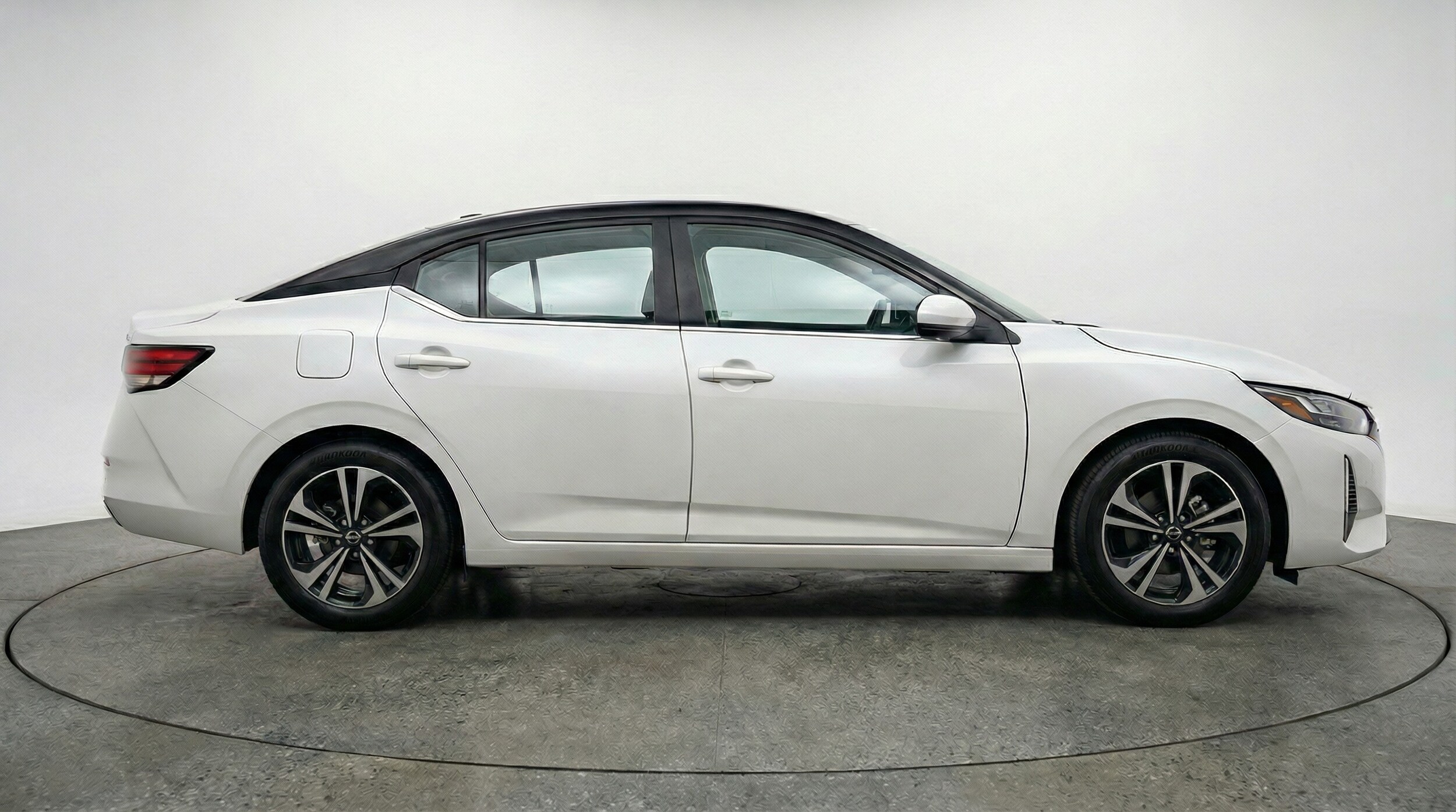 Thumbnail: 2025 Nissan Sentra - 8