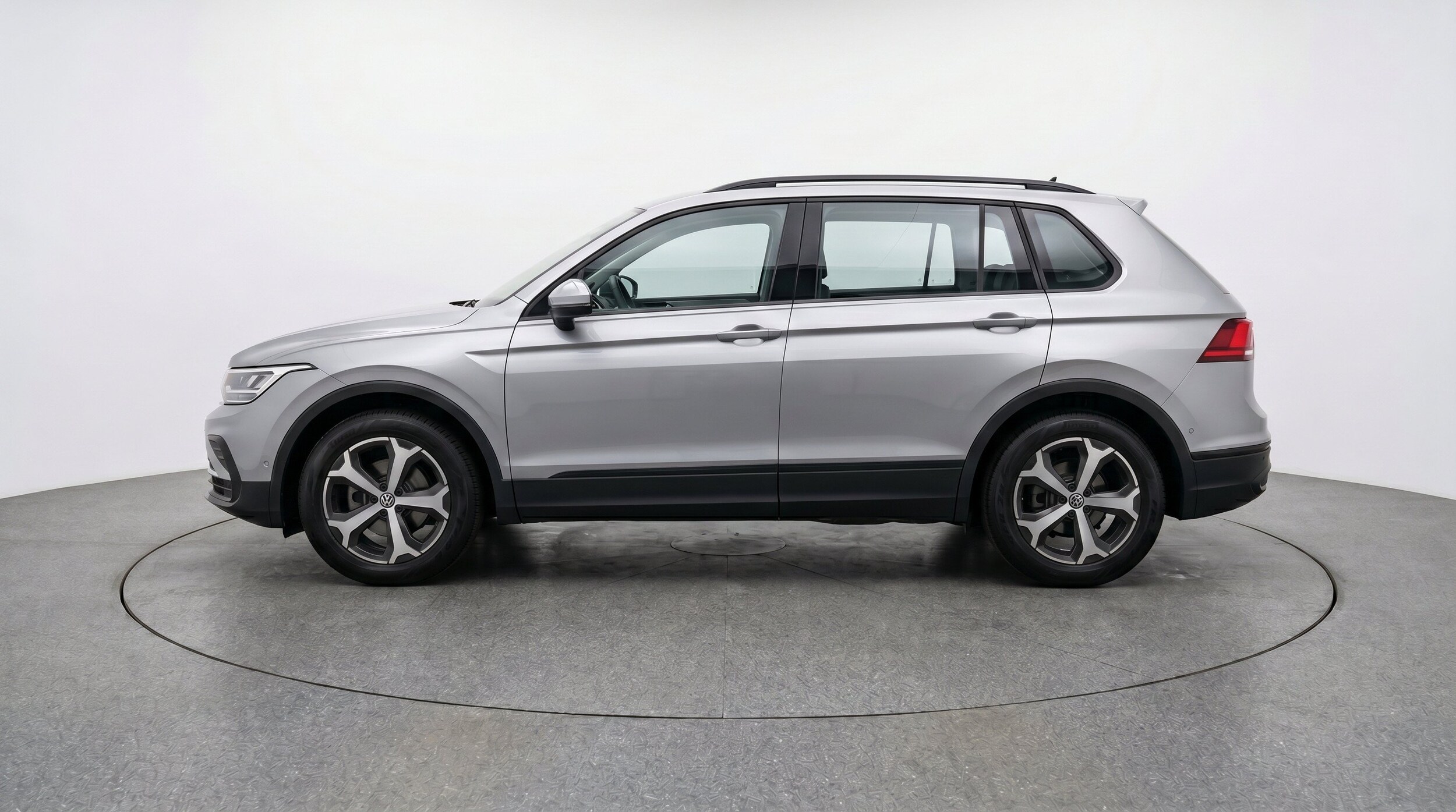 Thumbnail: 2026 Volkswagen Tiguan - 5