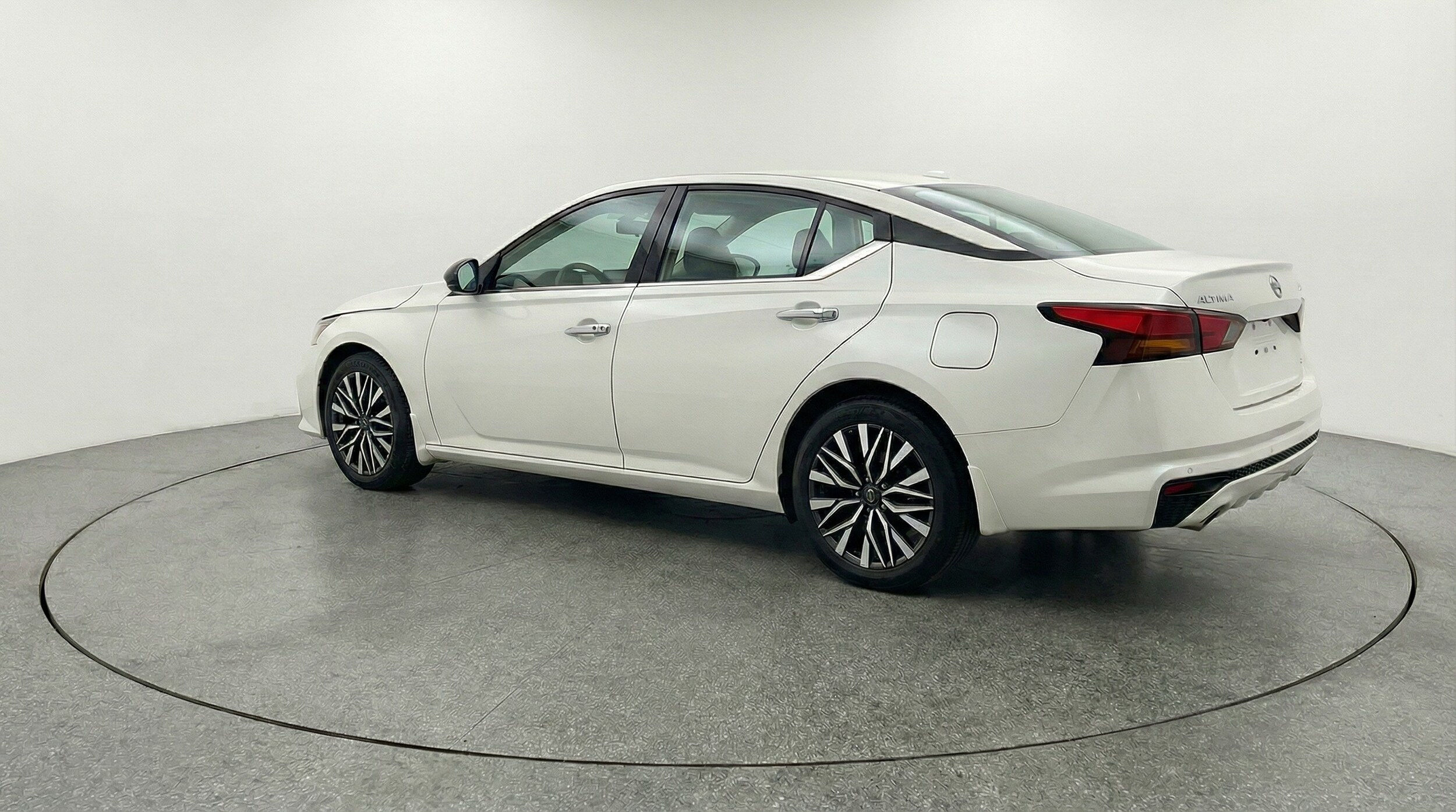 Thumbnail: 2025 Nissan Altima - 5