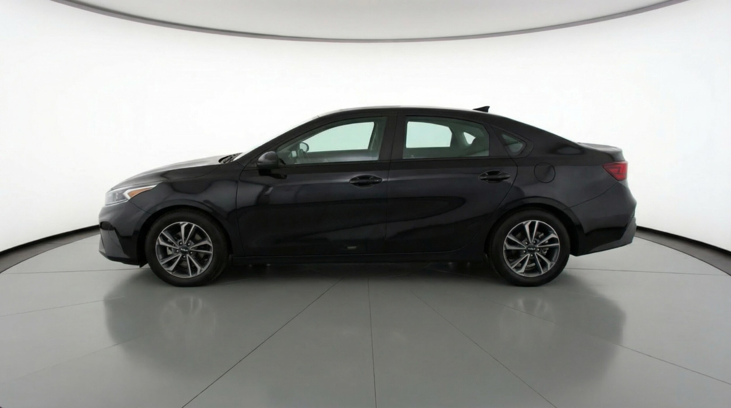 Thumbnail: 2024 Kia Forte - 4