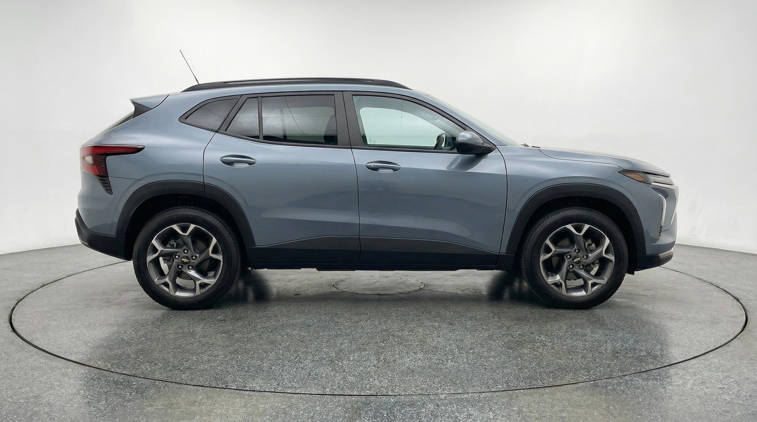 Thumbnail: 2025 Chevrolet Trax - 8