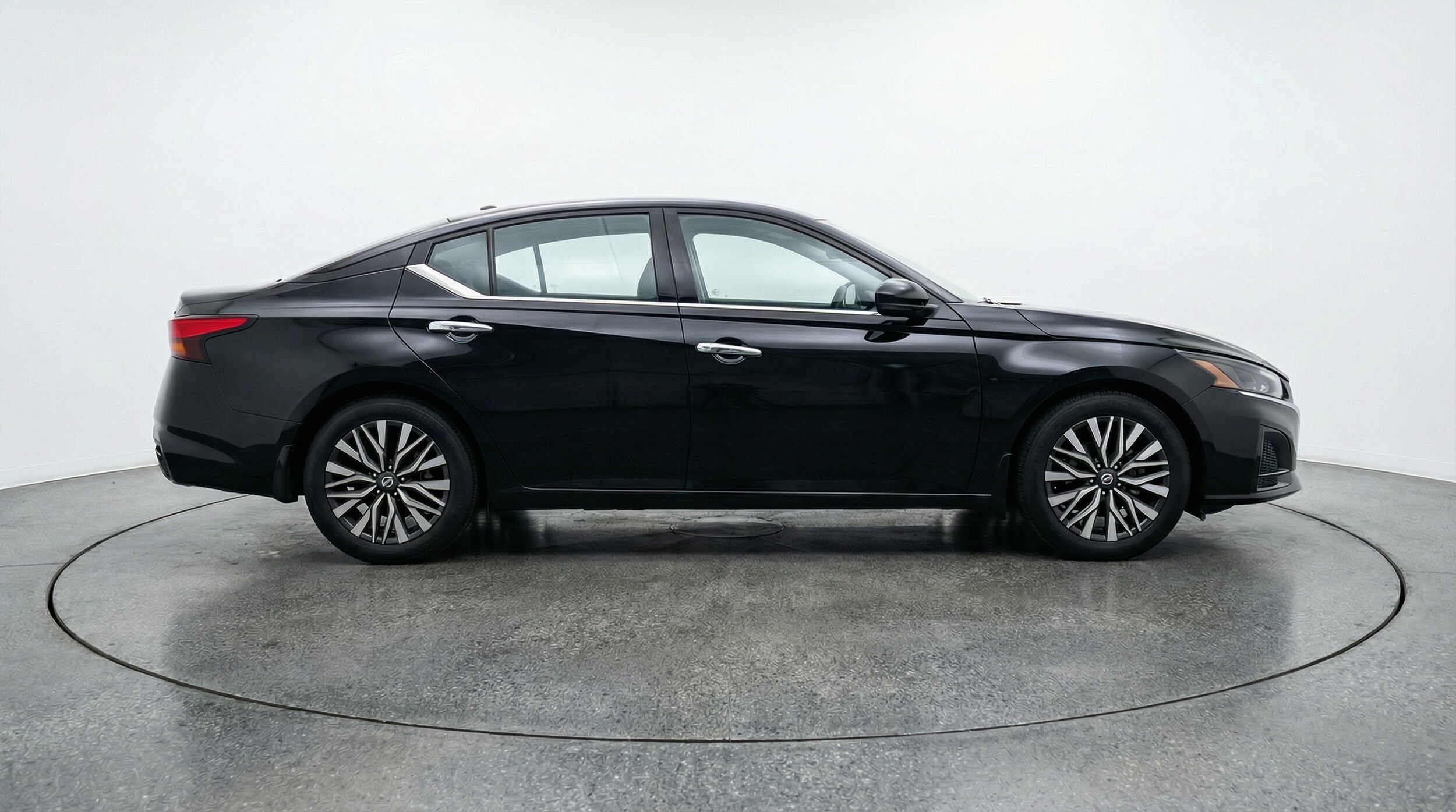 Thumbnail: 2025 Nissan Altima - 8