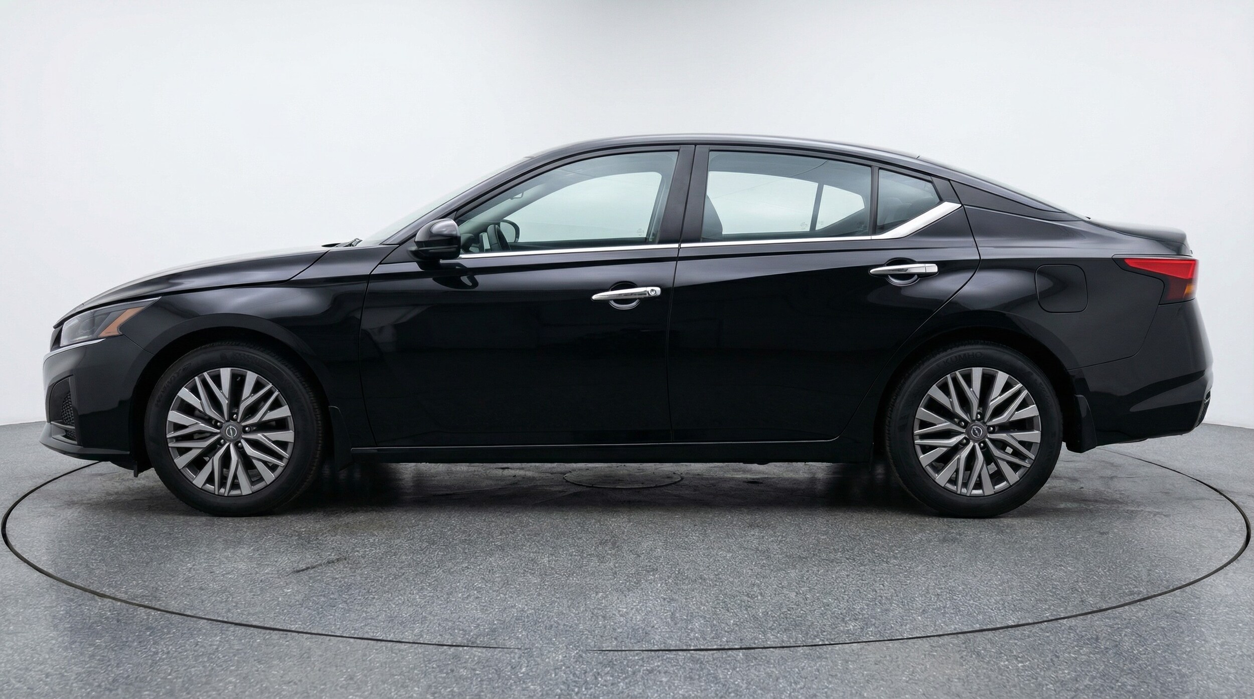 Thumbnail: 2025 Nissan Altima - 4