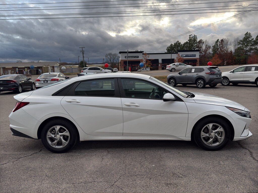 Used 2021 Hyundai Elantra SE Sedan