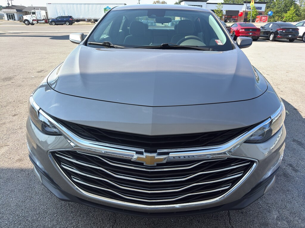 2022 Chevrolet Malibu 1LT photo 2