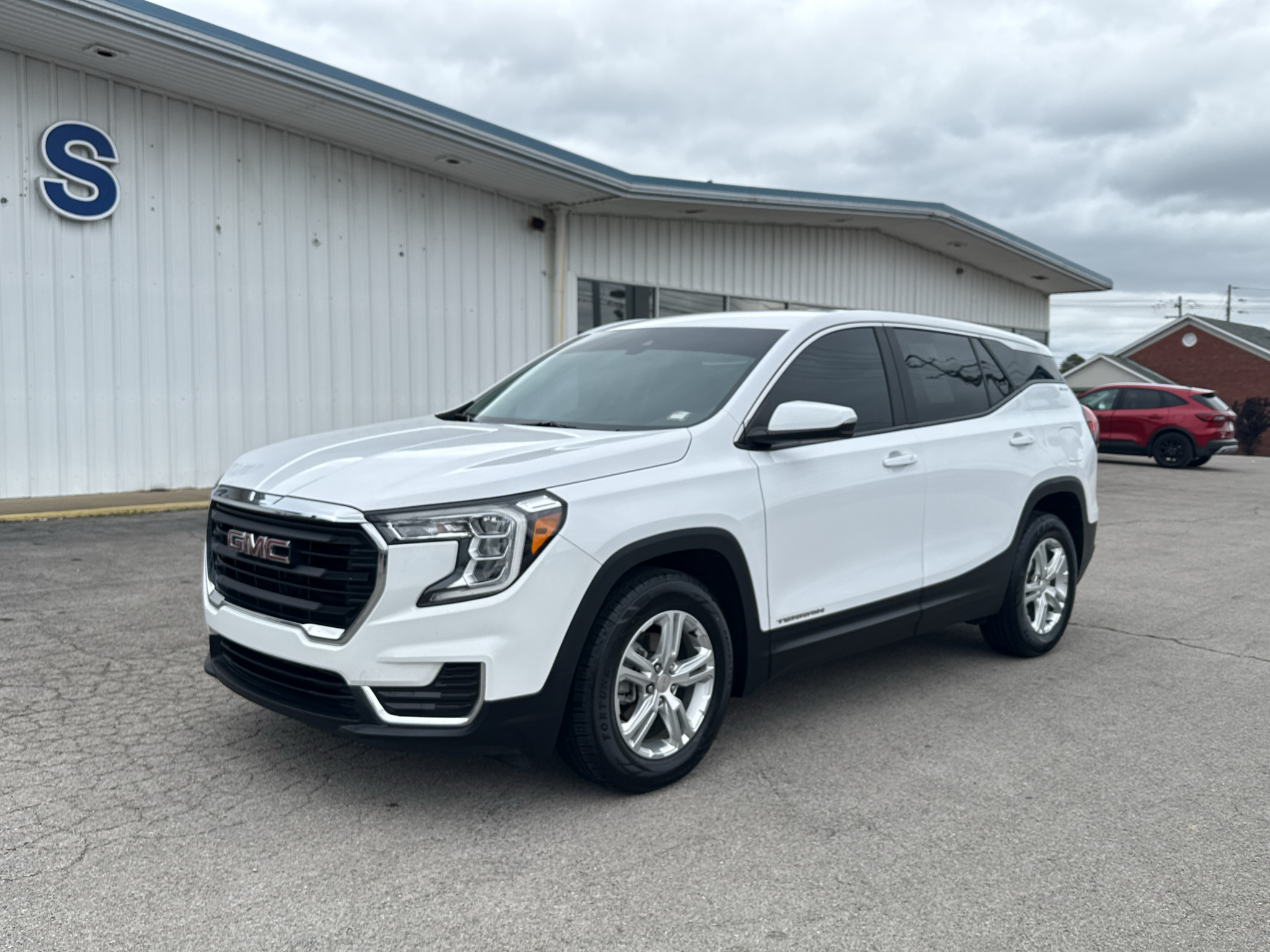 Used 2022 GMC Terrain SLE with VIN 3GKALMEV7NL143162 for sale in Lewisburg, TN