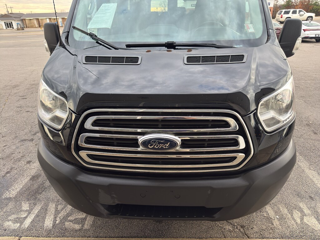 2017 Ford Transit XLT Passenger photo 2